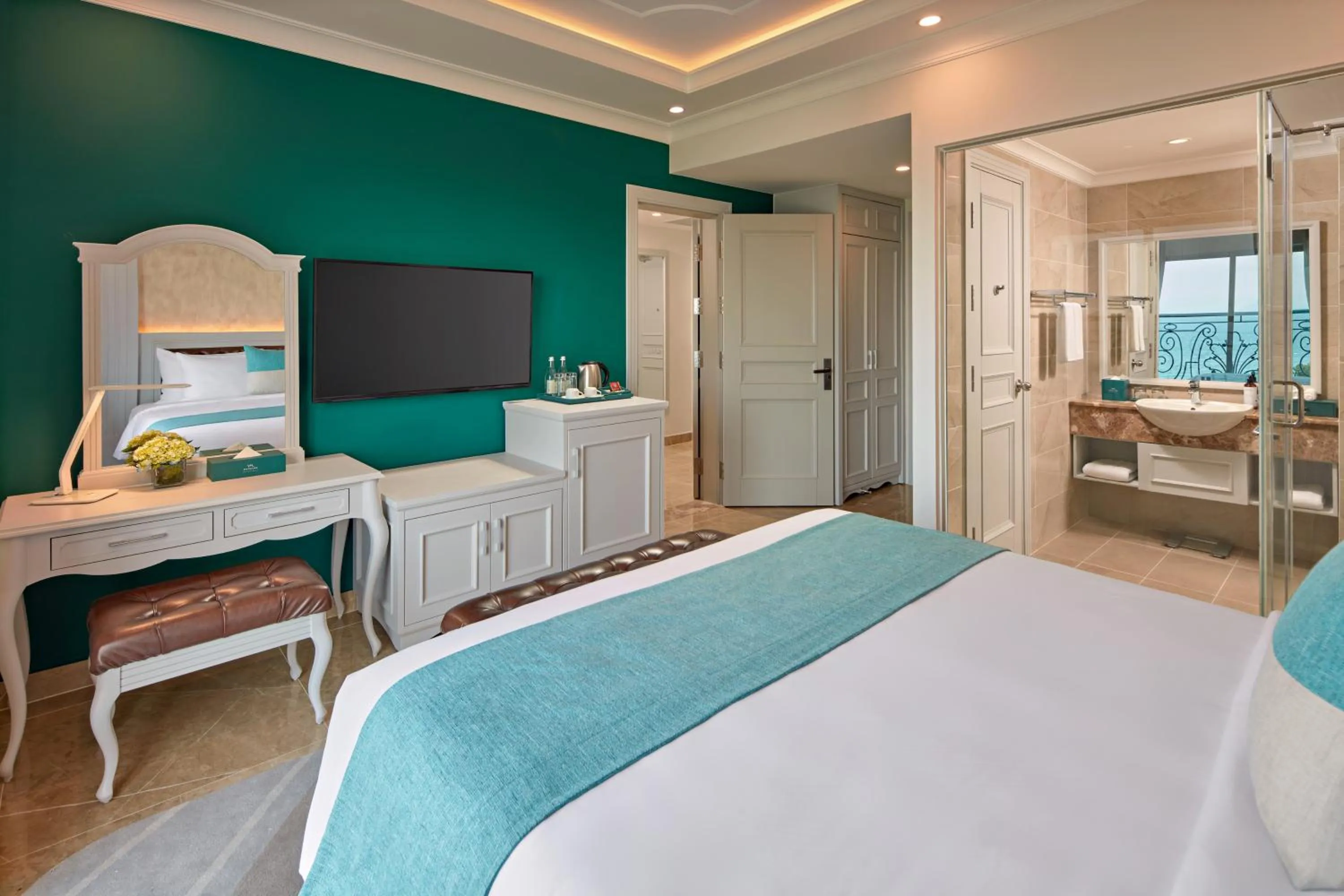 Bedroom, Bed in Mercure Nha Trang Beach