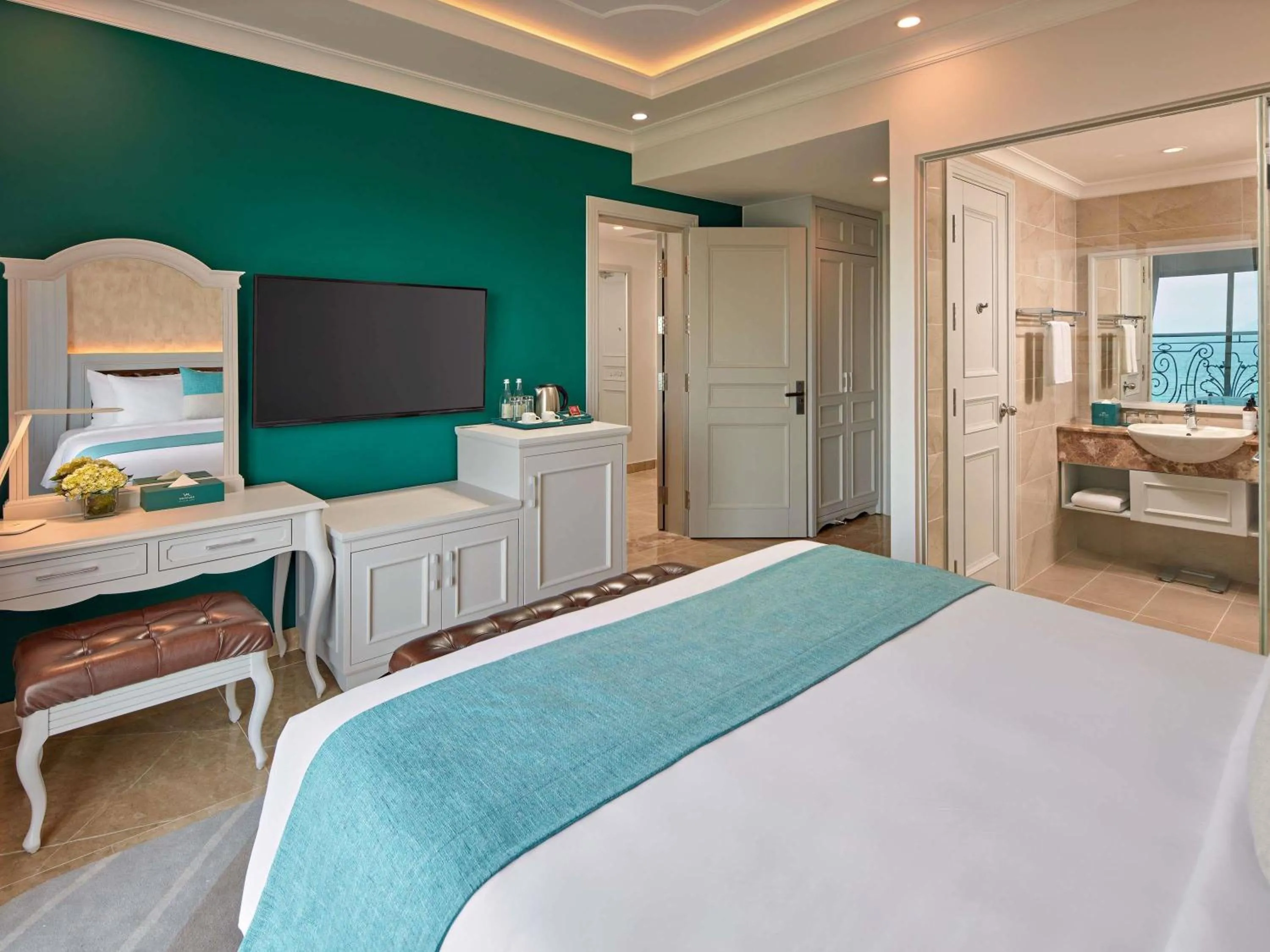 Bedroom, Bed in Mercure Nha Trang Beach