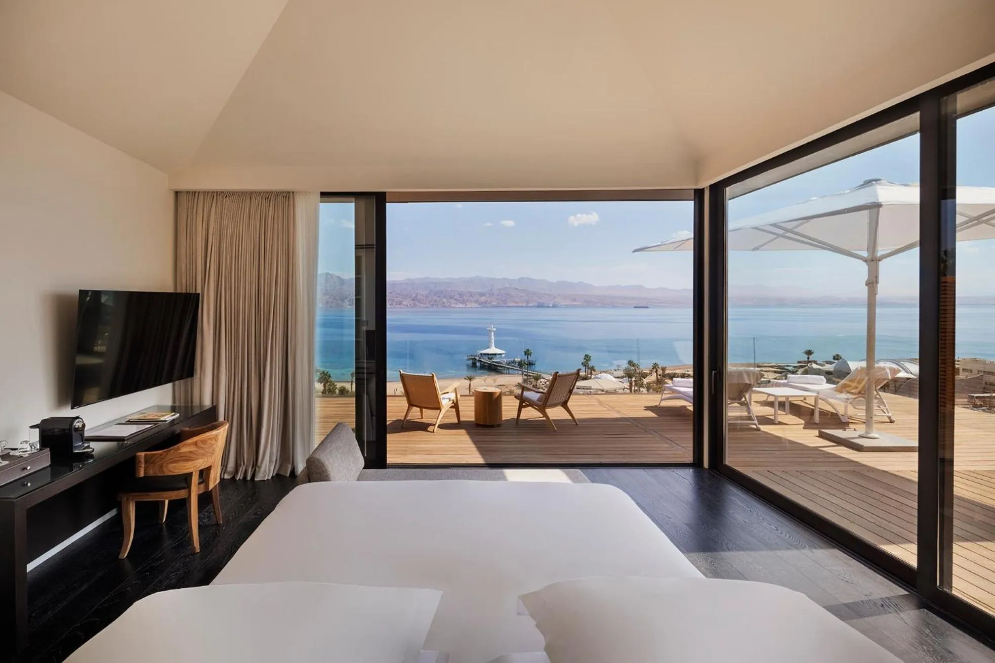 Photo of the whole room, Bed in Herbert Samuel Royal Shangri-La Eilat