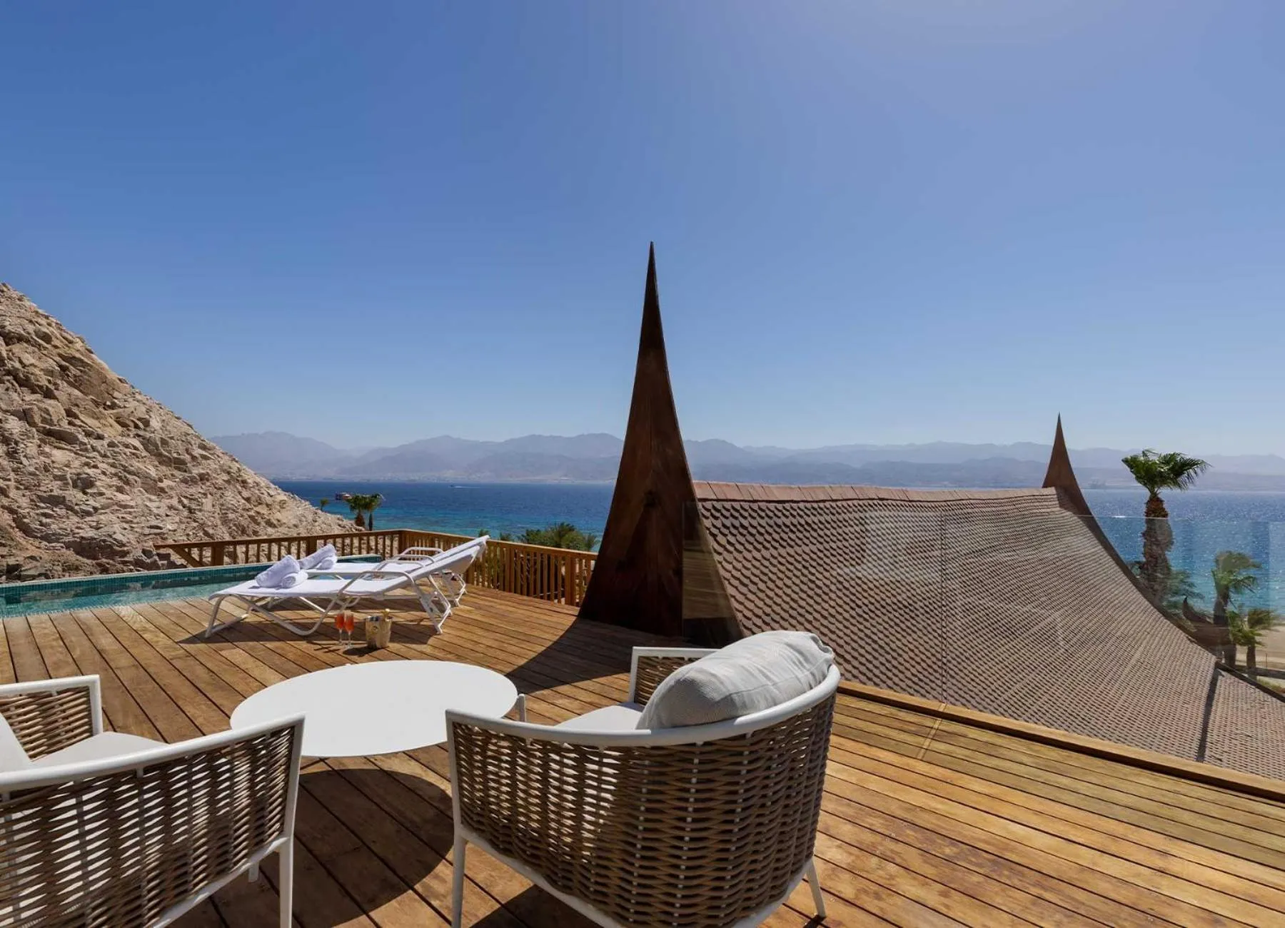 Balcony/Terrace in Herbert Samuel Royal Shangri-La Eilat