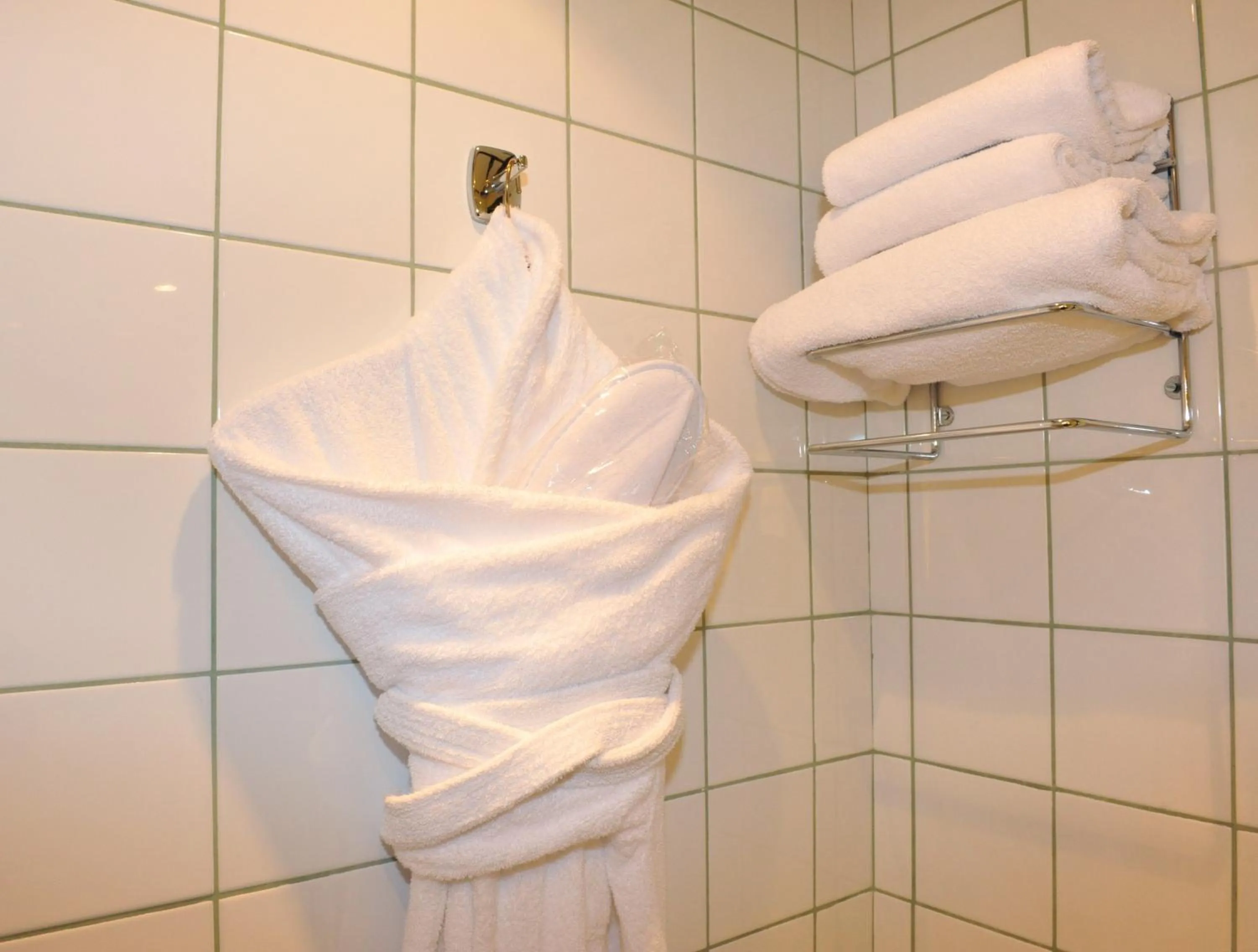 Bathroom in Le Royal Hotel Lyon - MGallery Collection