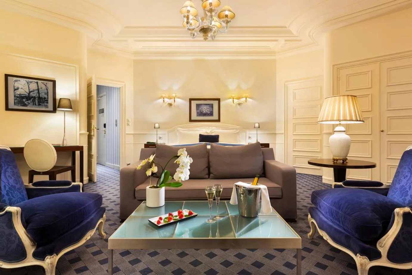 Bedroom in Le Royal Hotel Lyon - MGallery Collection