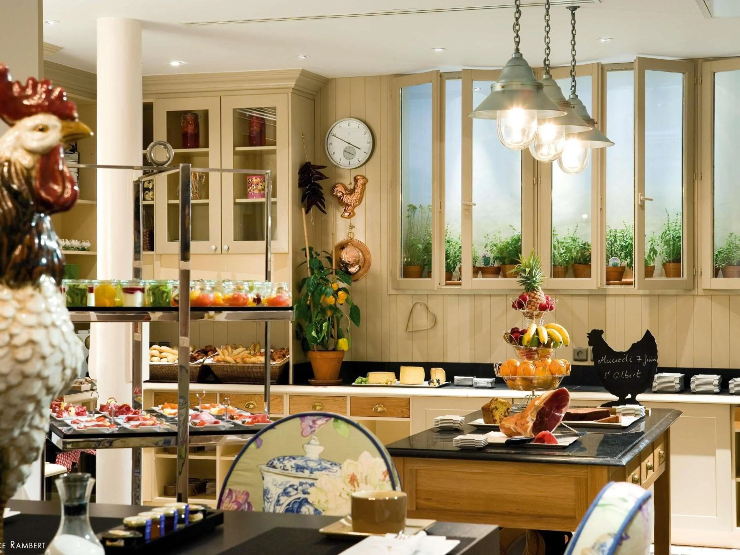 Restaurant/places to eat in Le Royal Hotel Lyon - MGallery Collection