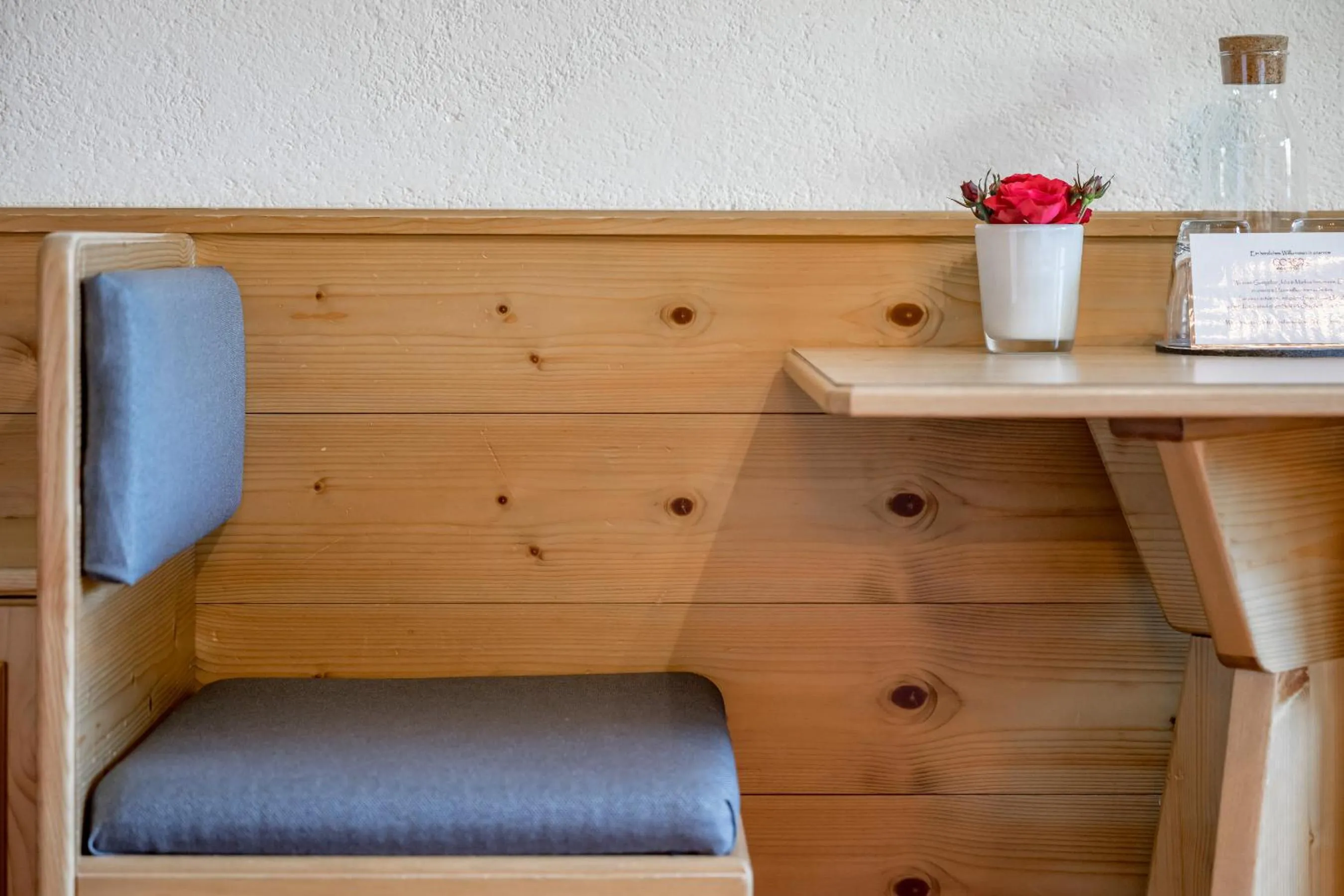 Decorative detail, Bed in Corso`s Annabell - Bed & Breakfast