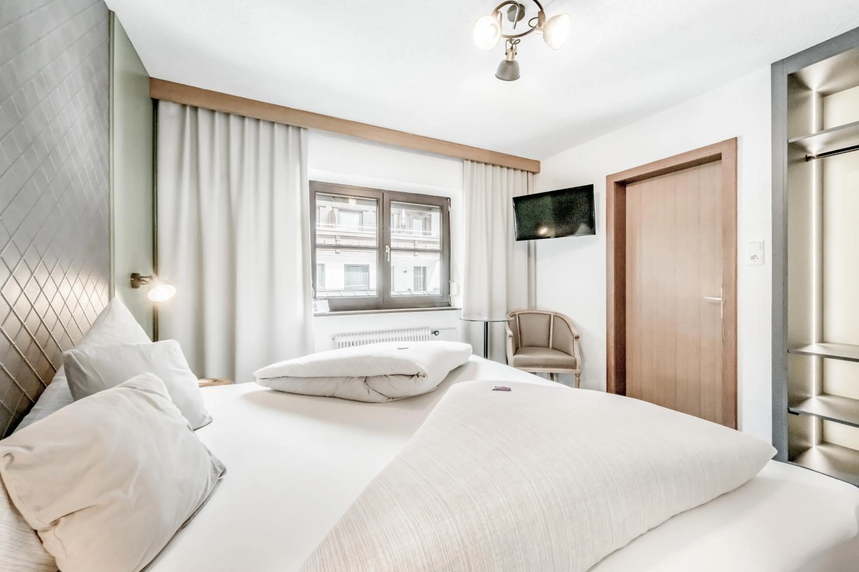 Photo of the whole room, Bed in Corso`s Annabell - Bed & Breakfast