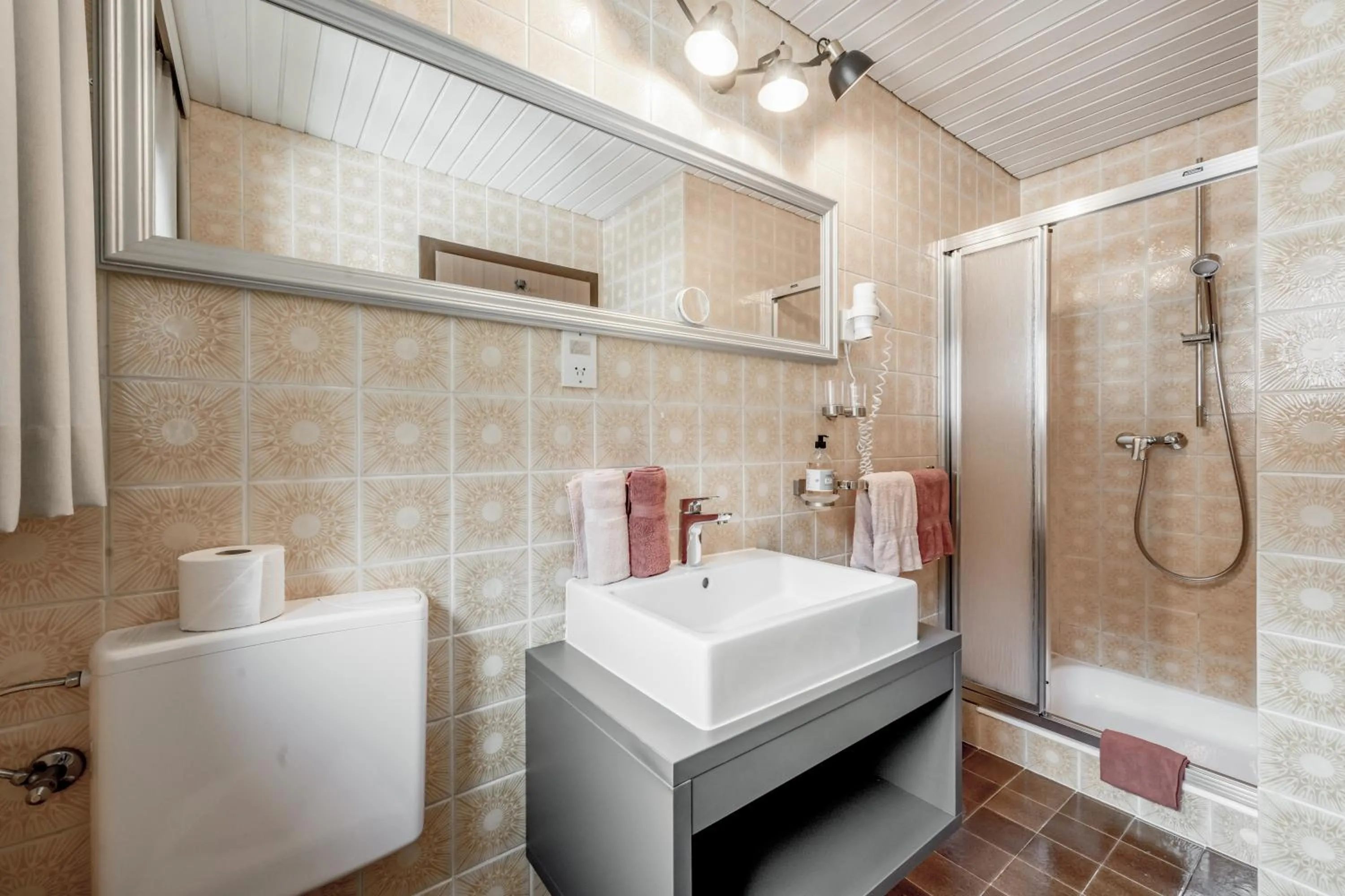 Bathroom in Corso`s Annabell - Bed & Breakfast