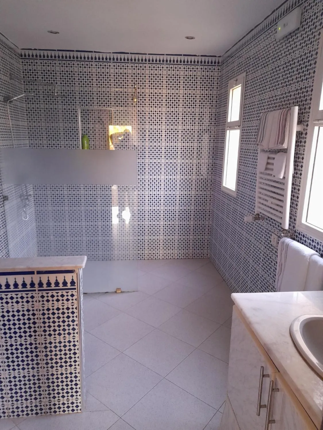 Shower in Riad TANJIL