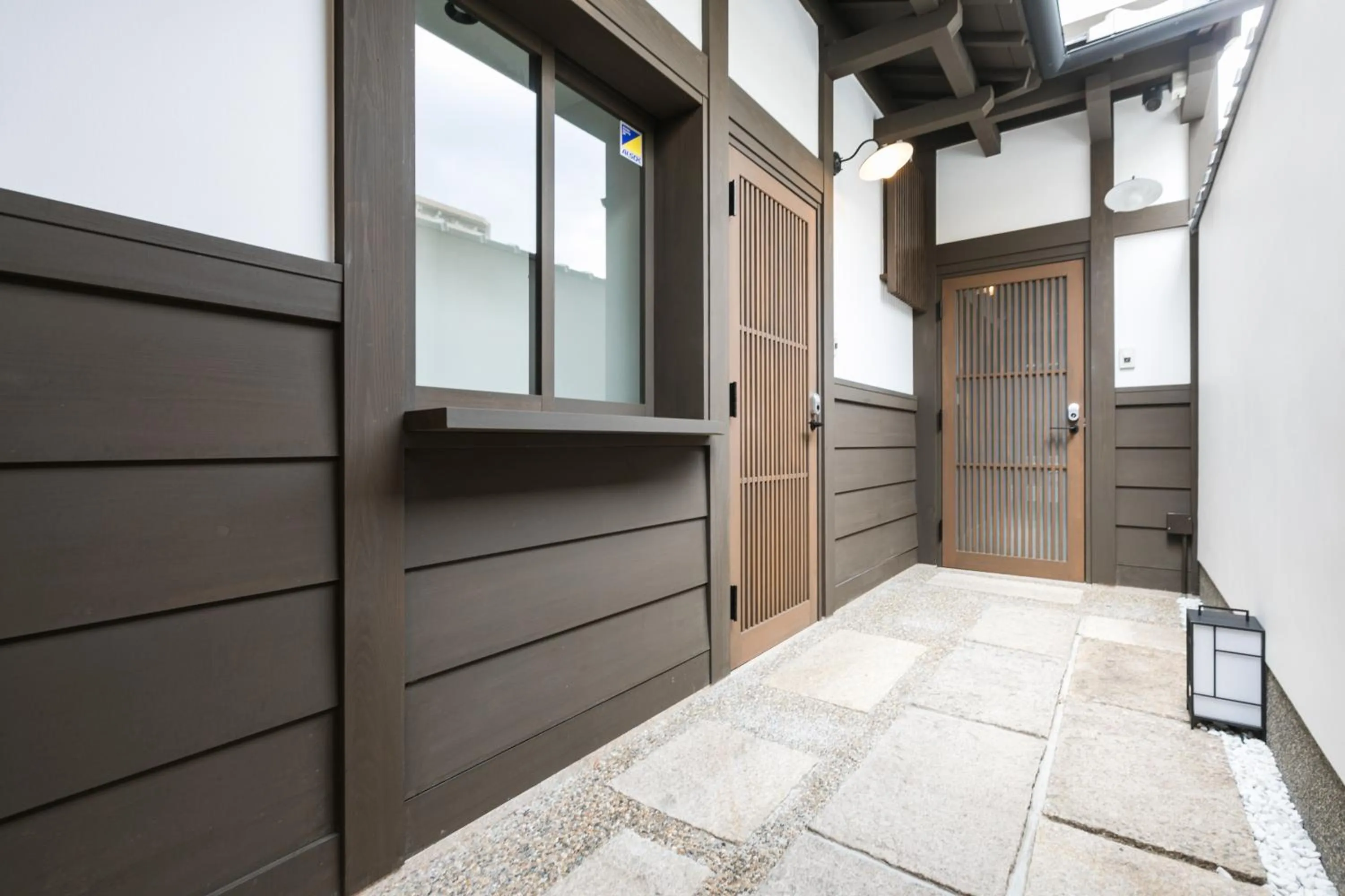 Facade/entrance in No.8 Kyoto