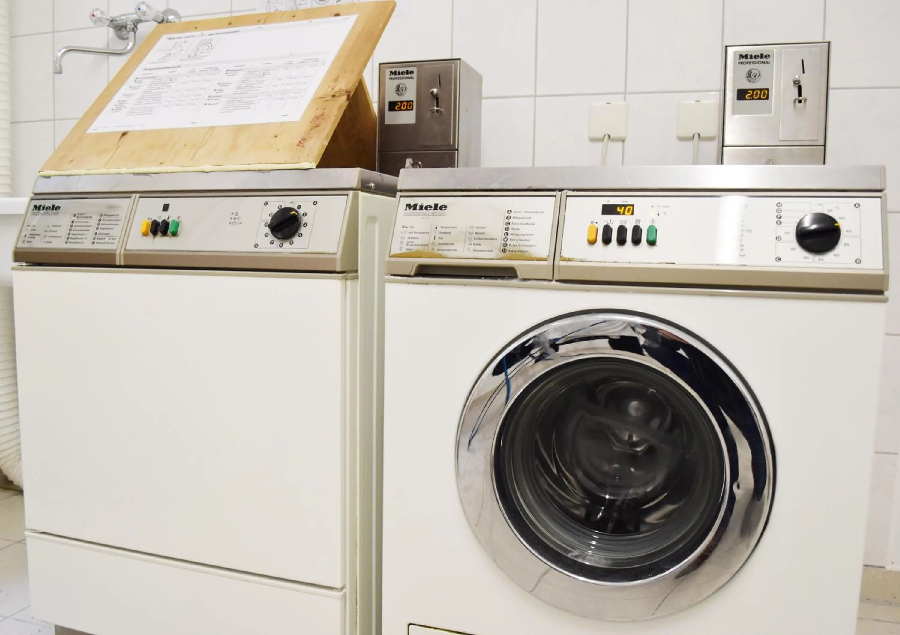 washing machine in Mikro Apartments Erding