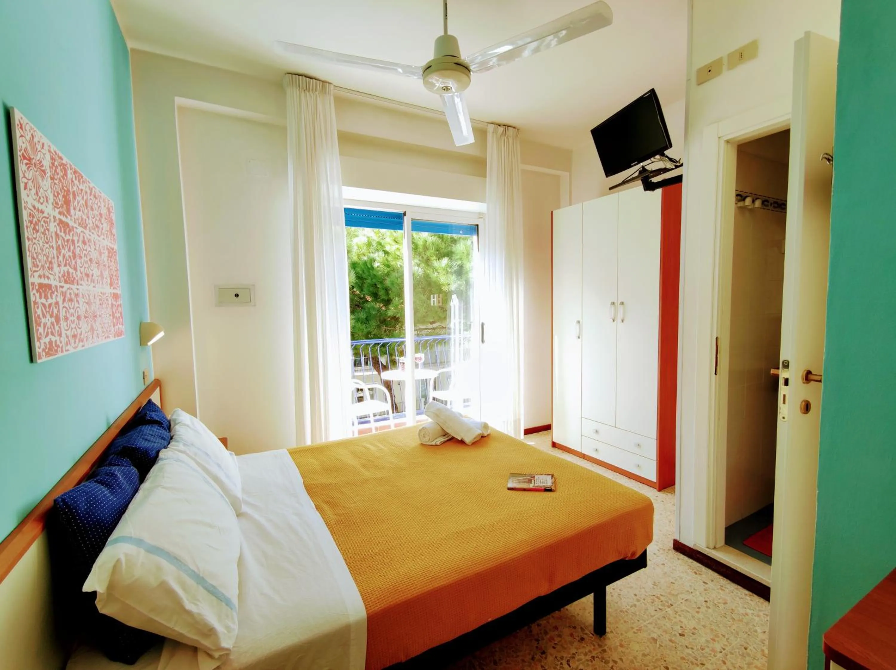 Bed in Hotel Adria B&B - Colazione fino alle 12