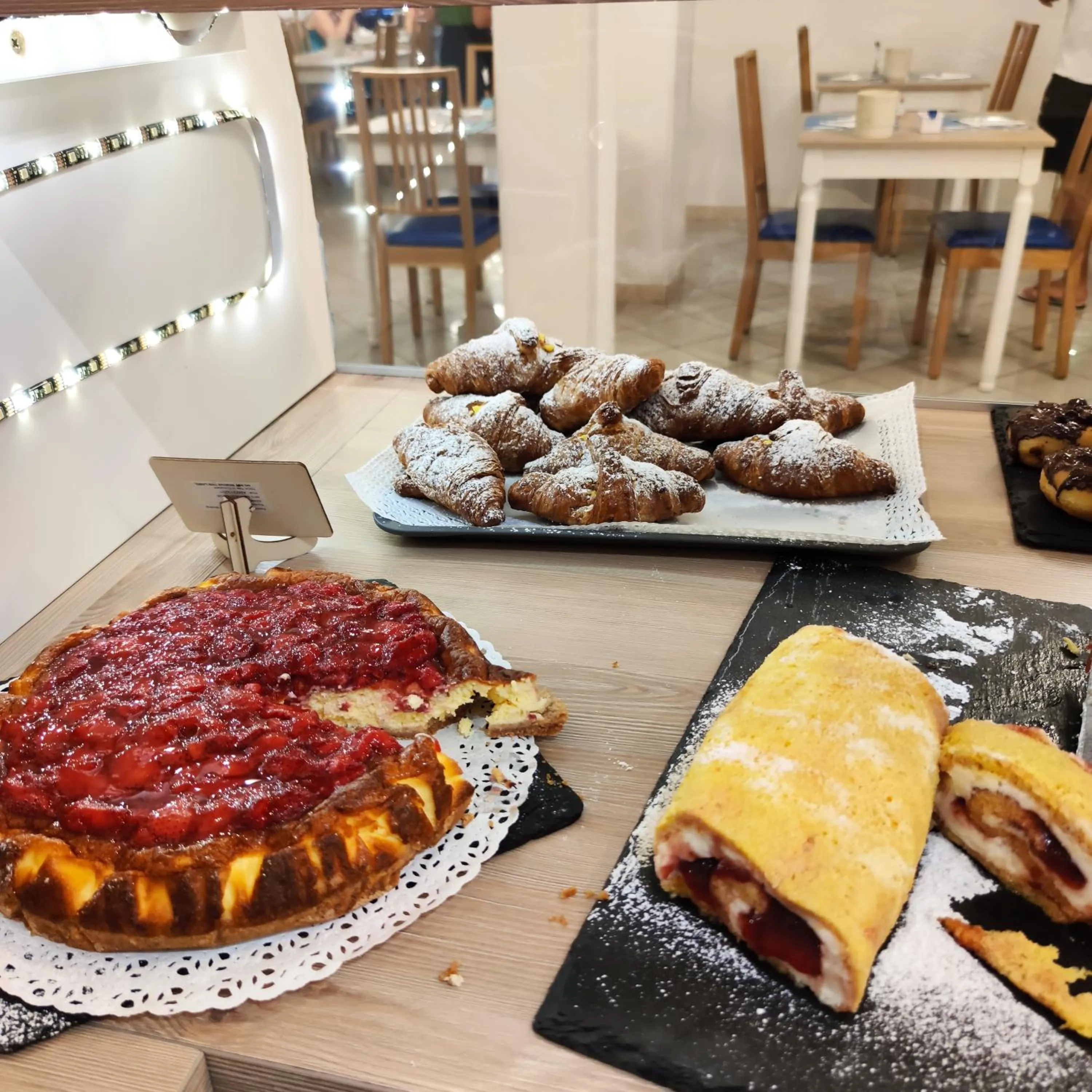 Food in Hotel Adria B&B - Colazione fino alle 12