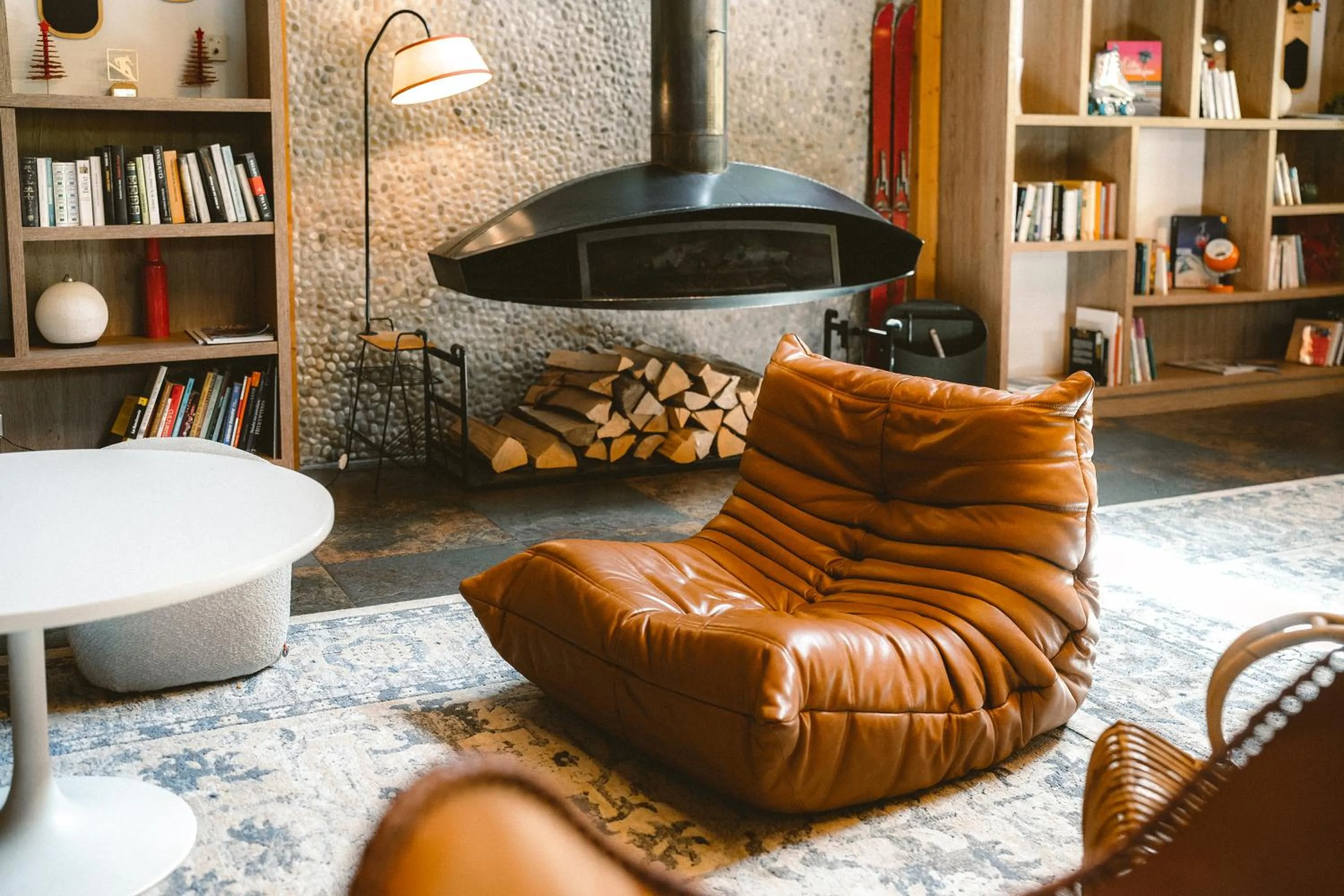 Communal lounge/ TV room in Big Sky Hotel & Spa