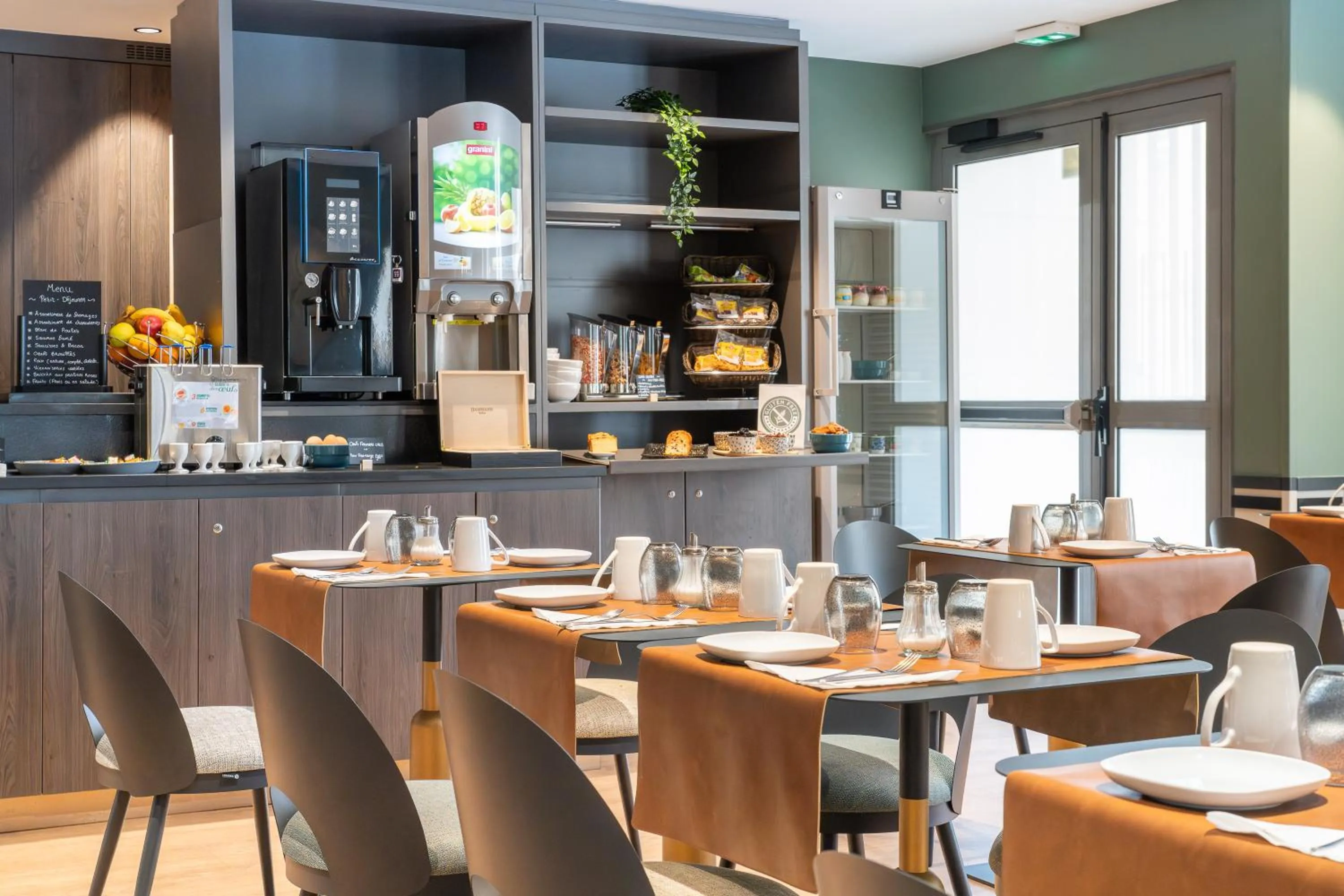 Breakfast in Best Western Hotel du Pont Wilson