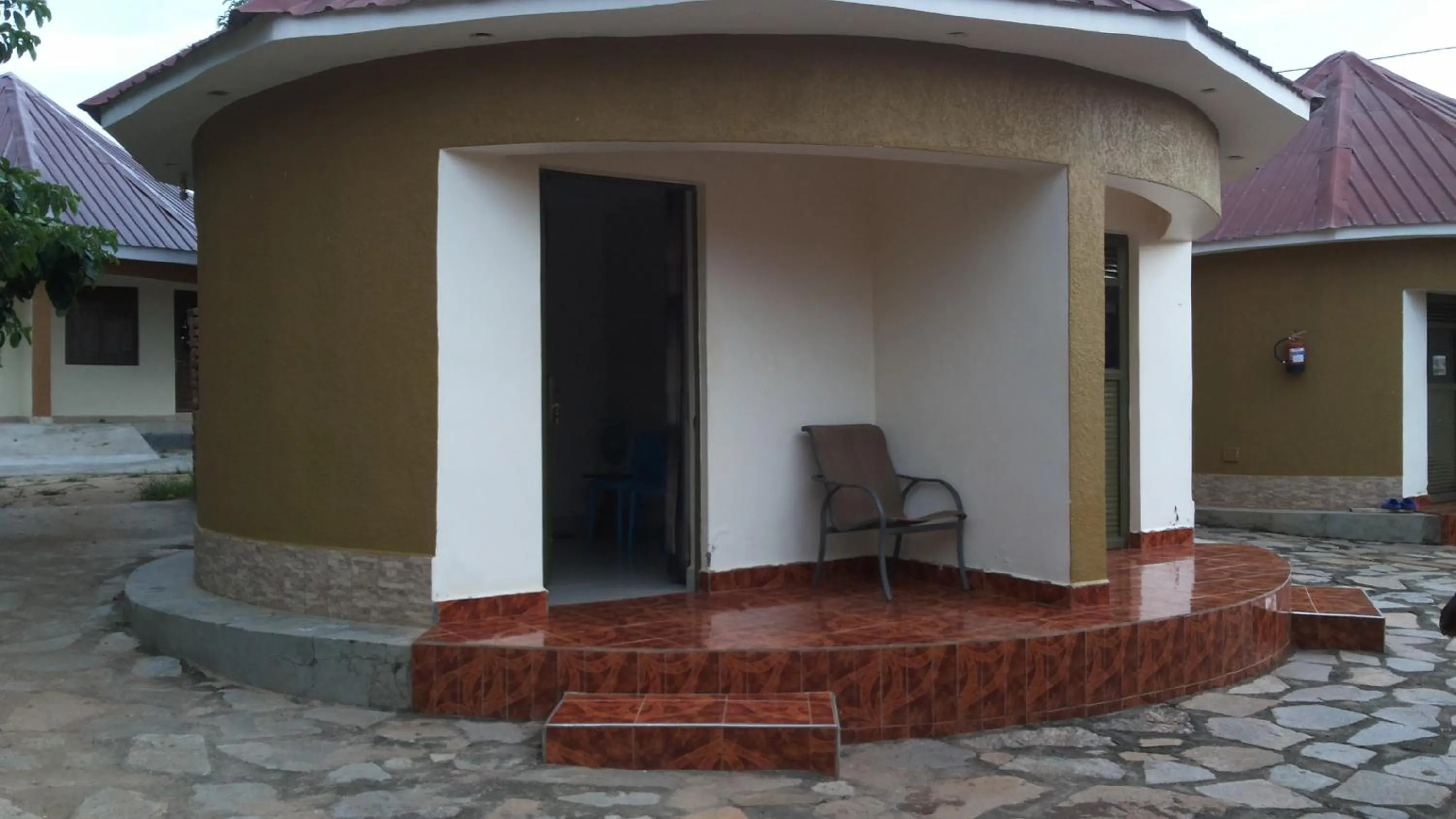 Property building in Kalalo Cottage Inn