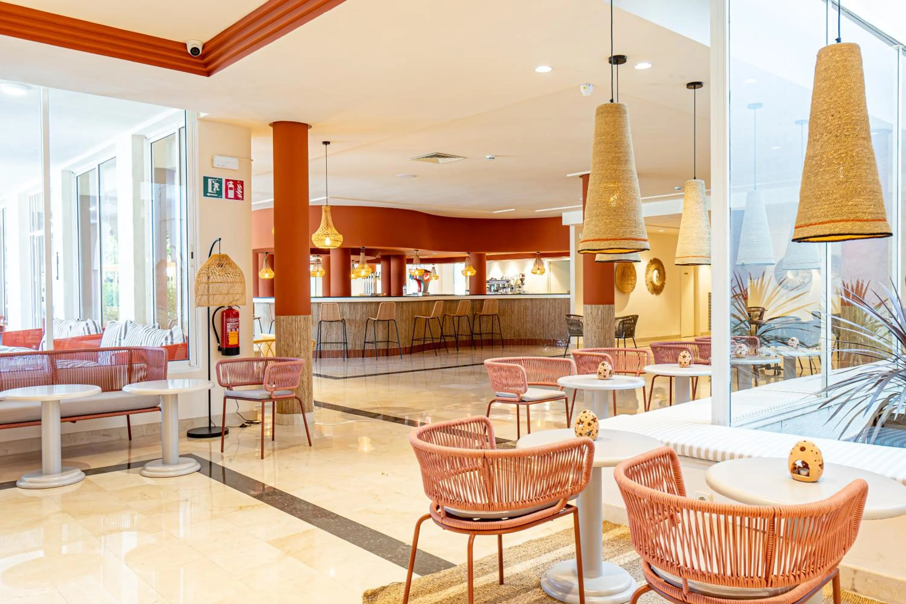 Lounge or bar in Hotel Rosella affiliated by Intelier