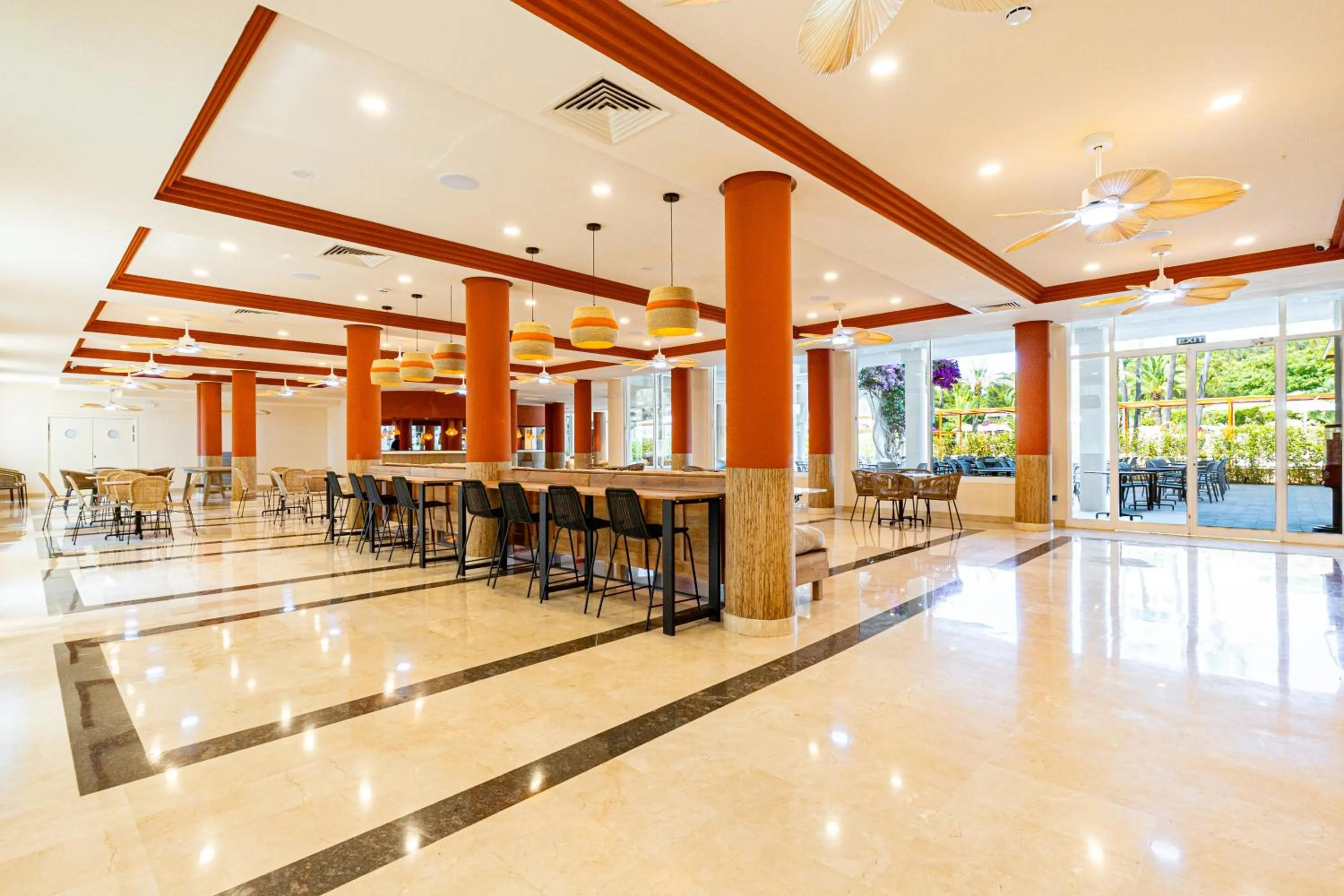 Lounge or bar in Hotel Rosella affiliated by Intelier