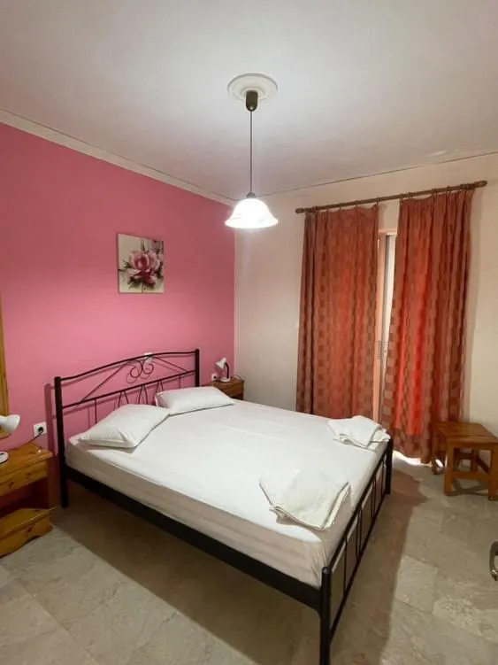 Theoxenia Paralio Astros