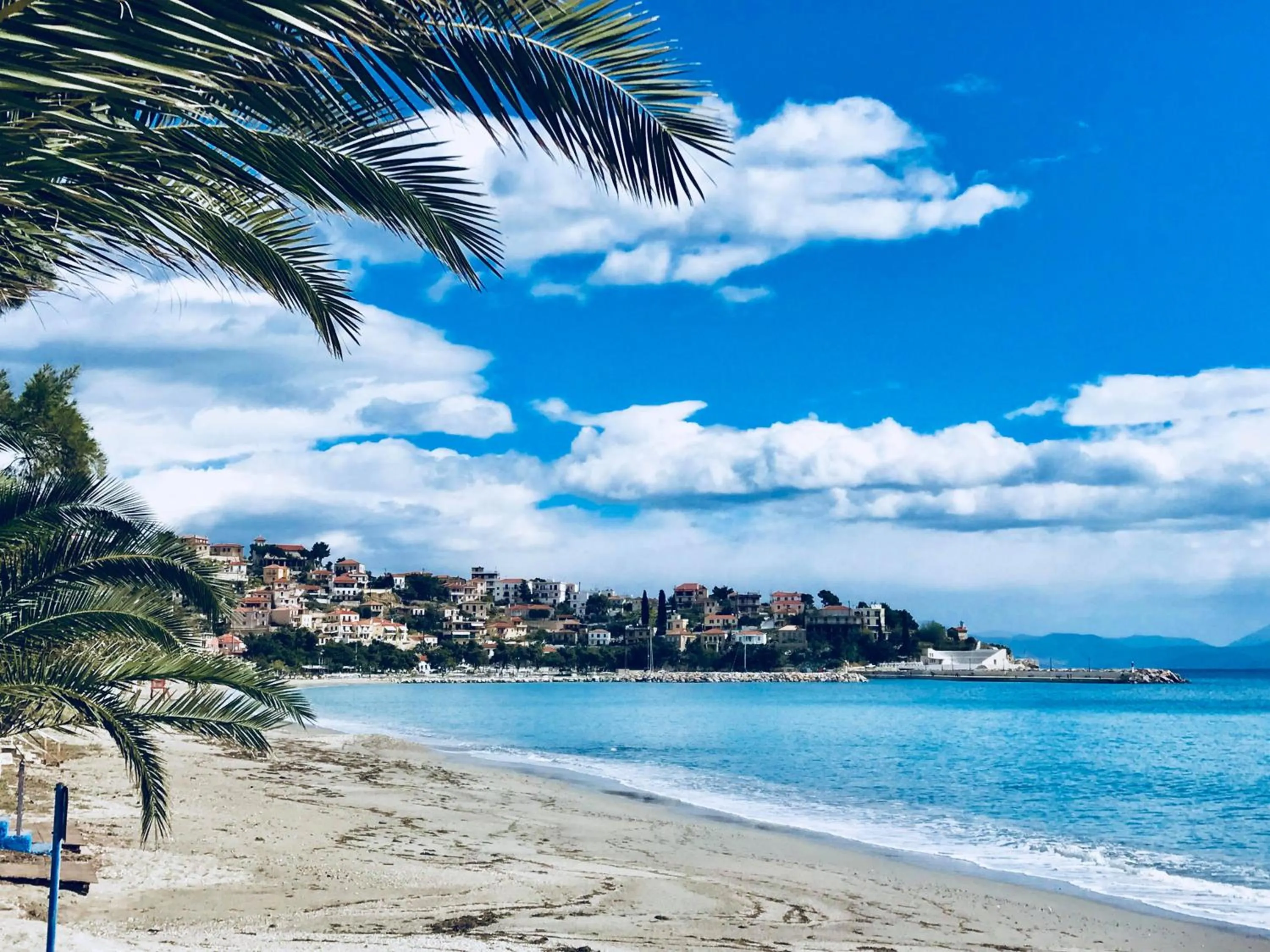 Theoxenia Paralio Astros