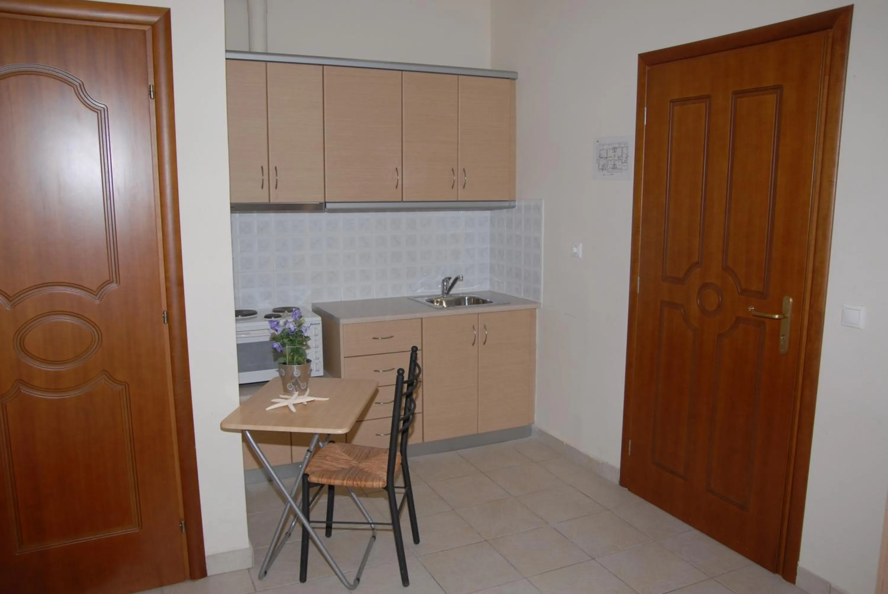 Kitchen or kitchenette in Tsertos Apartments