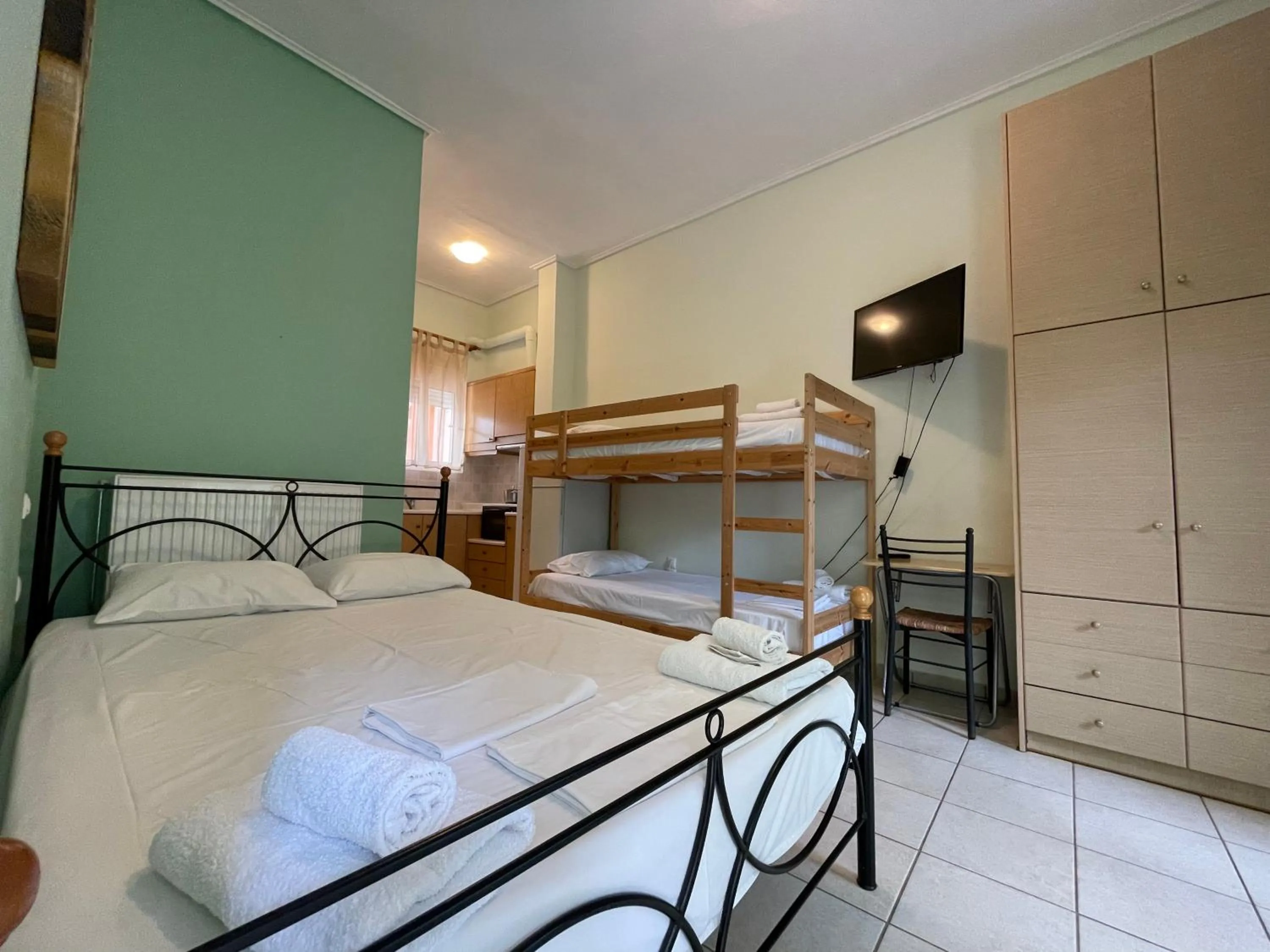 Bed in Tsertos Apartments