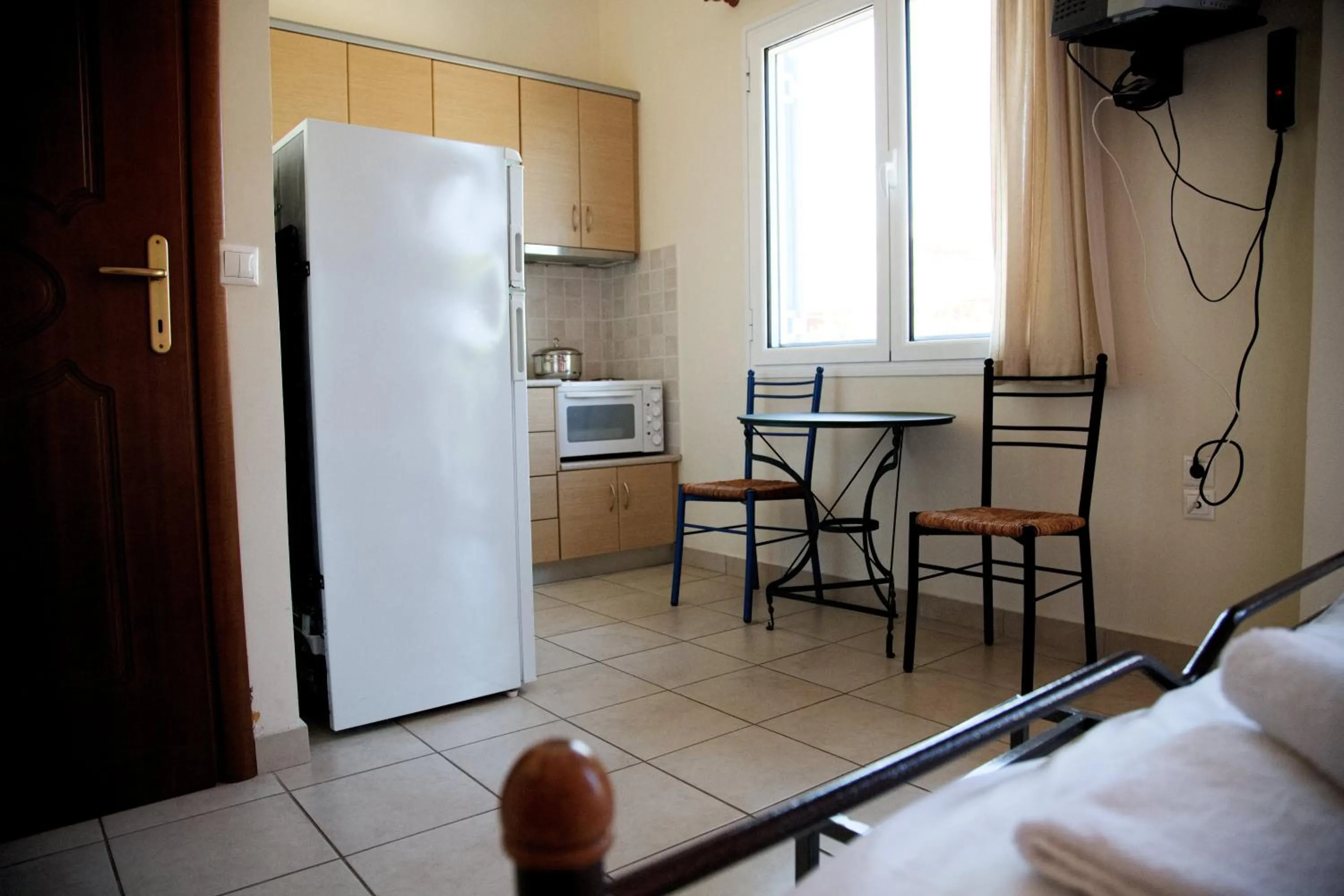 Kitchen or kitchenette in Tsertos Apartments