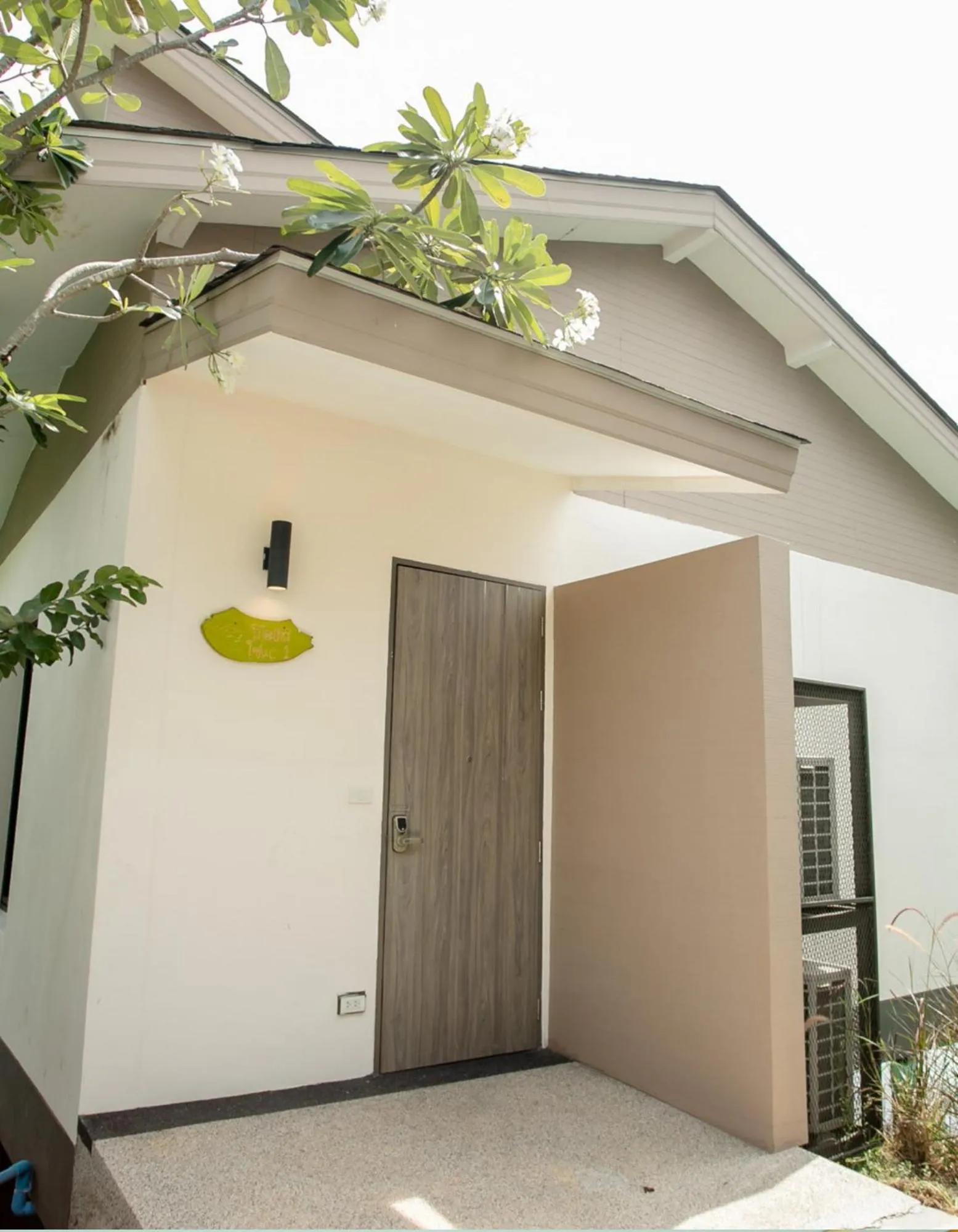 Boat House Boutique Riverside