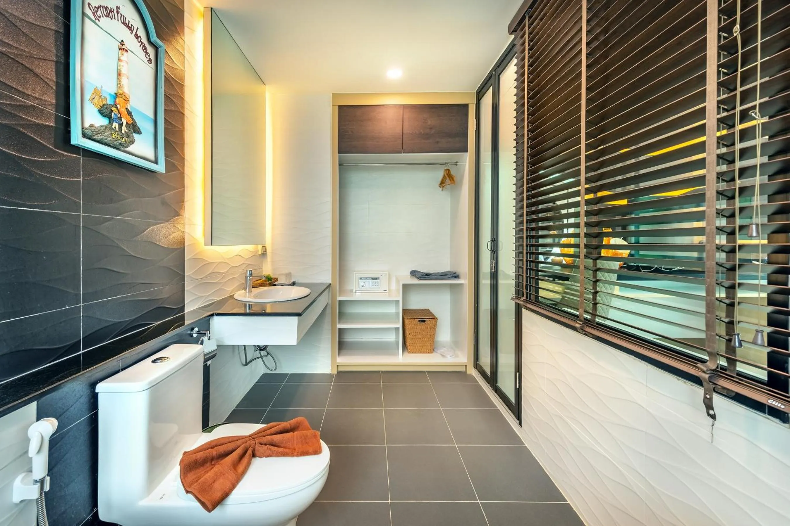 Boat House Boutique Riverside