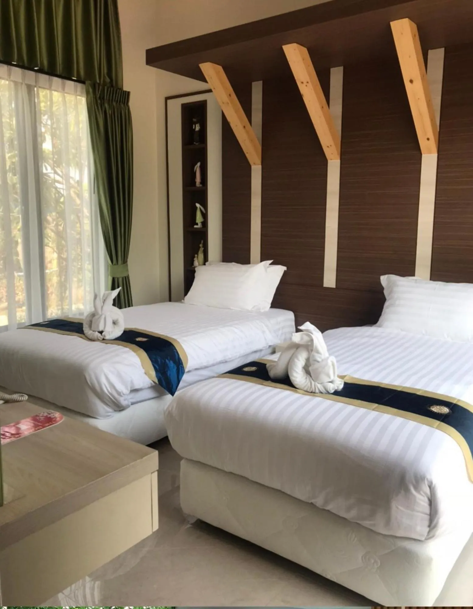 Bed in Boat House Boutique Riverside