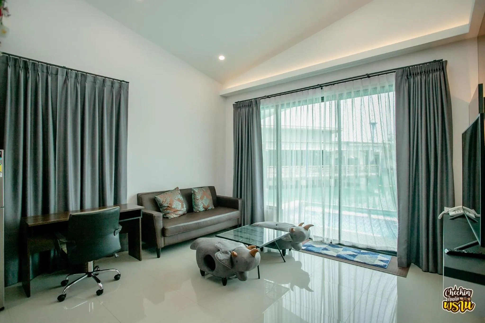 Boat House Boutique Riverside