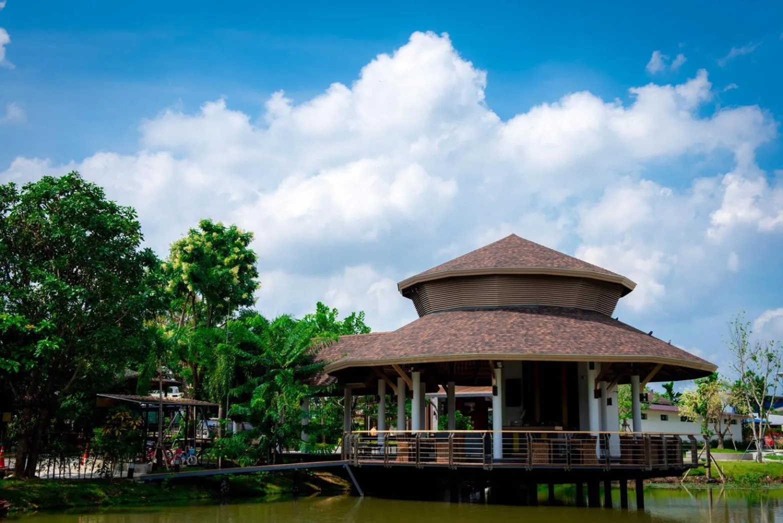 Boat House Boutique Riverside