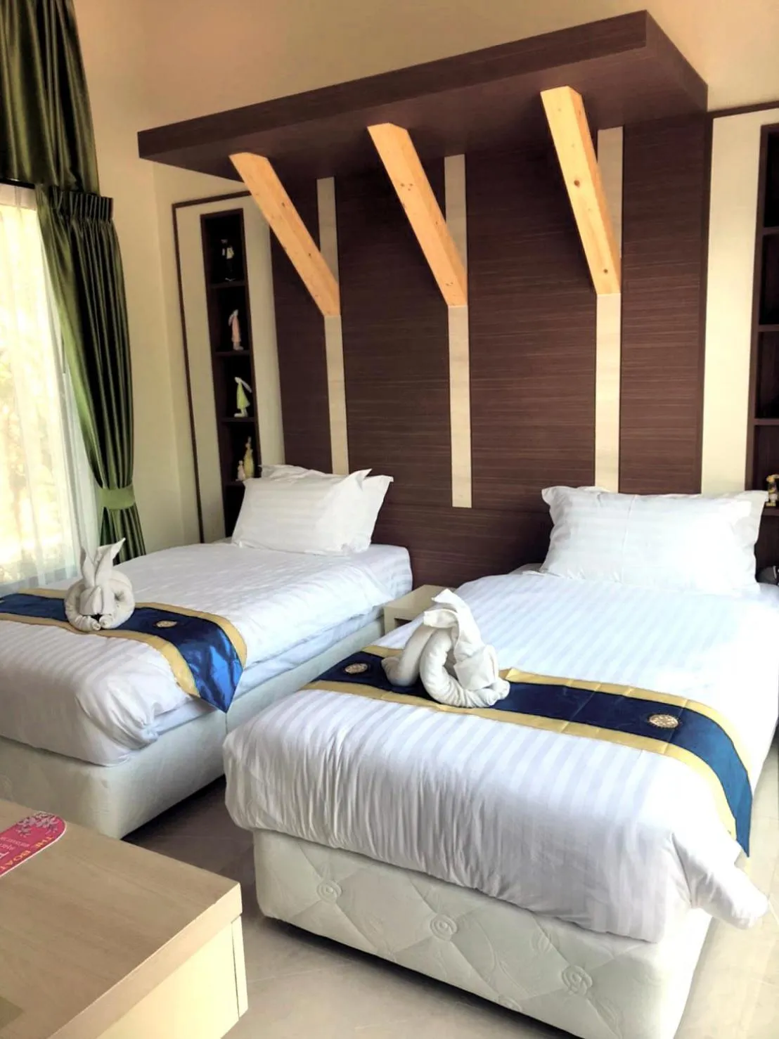 Bed in Boat House Boutique Riverside