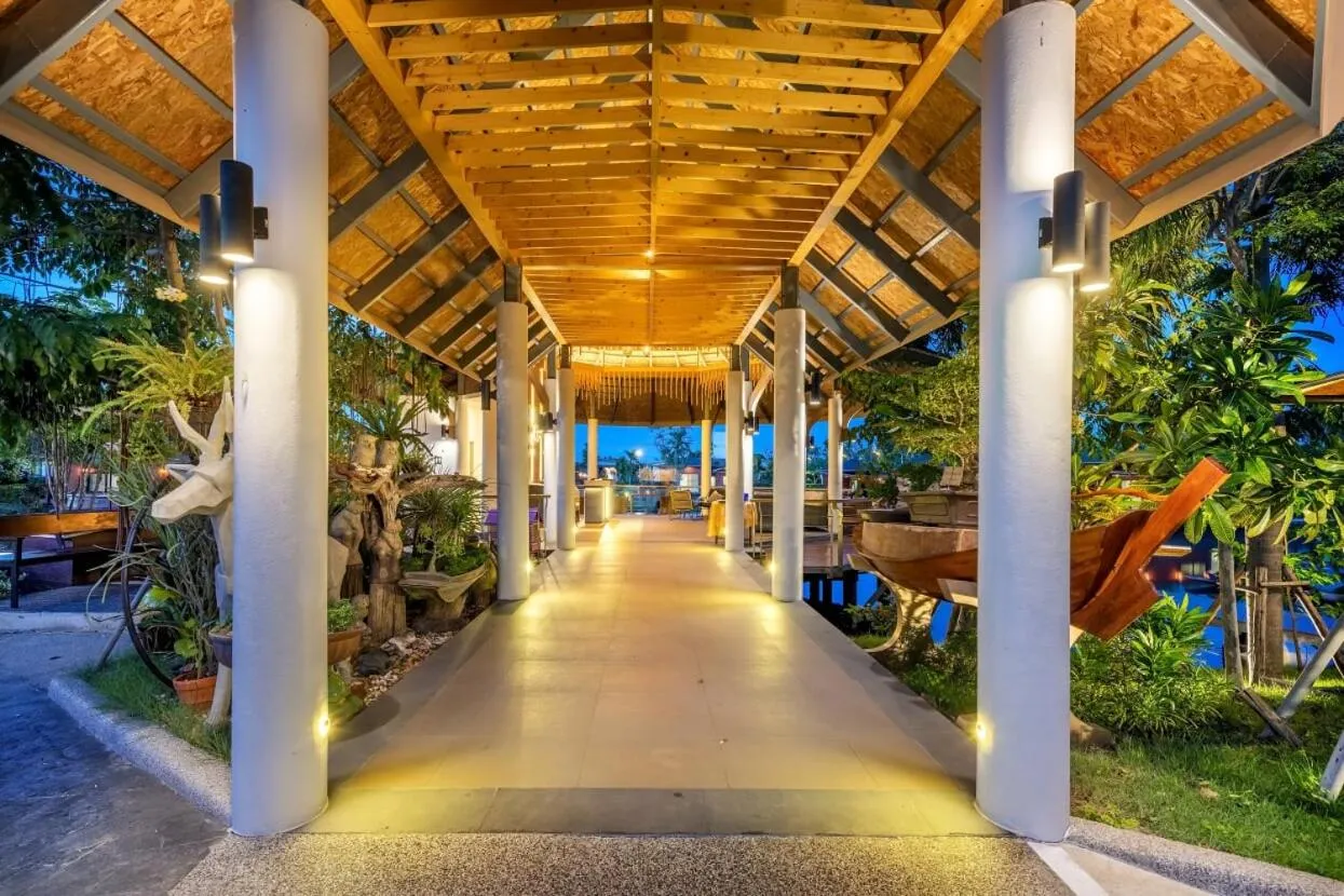 Boat House Boutique Riverside