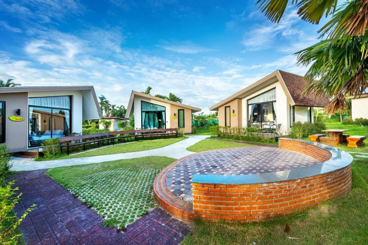 Boat House Boutique Riverside