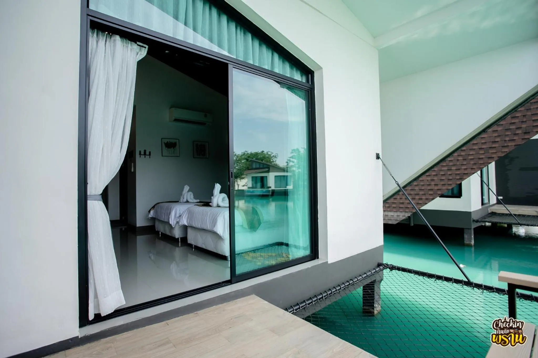 Boat House Boutique Riverside