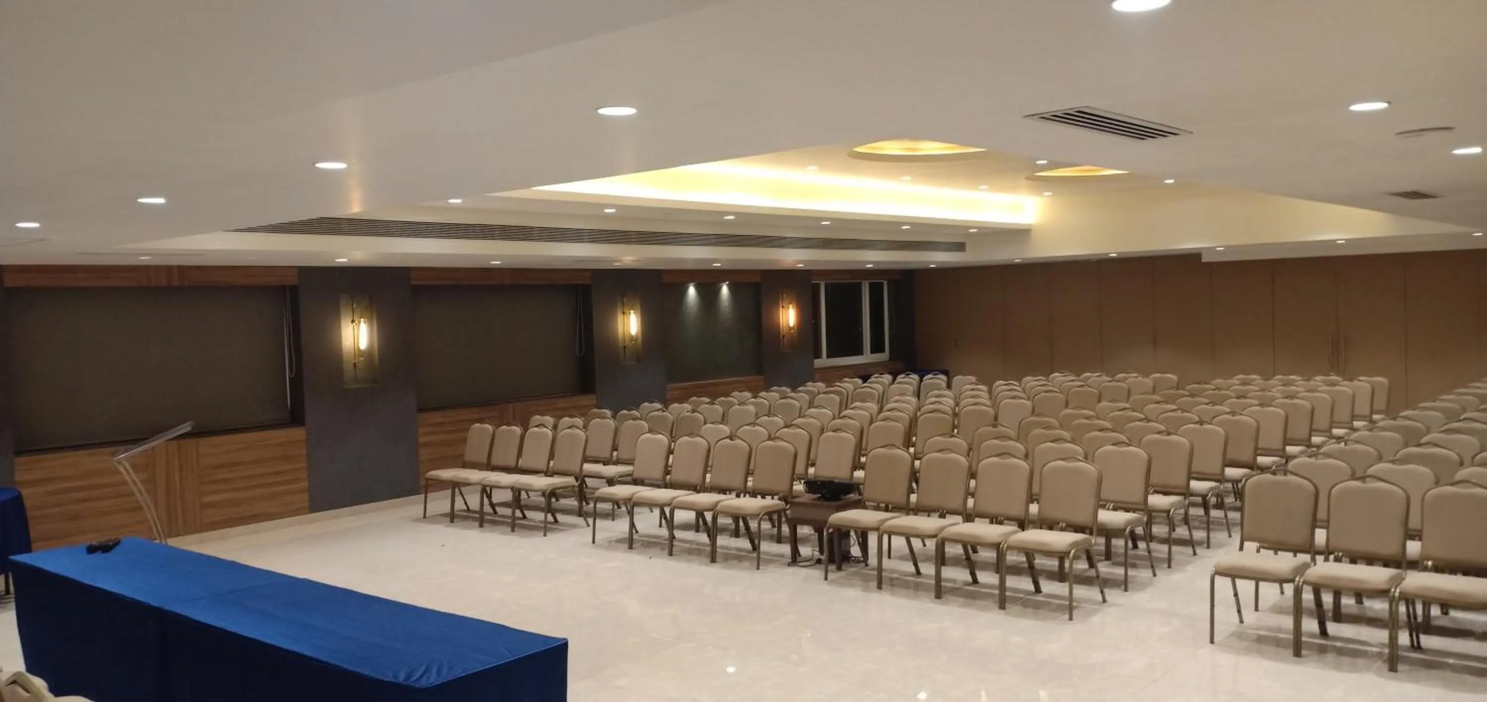 Business facilities in Cosmique Clarks Inn Suites Goa