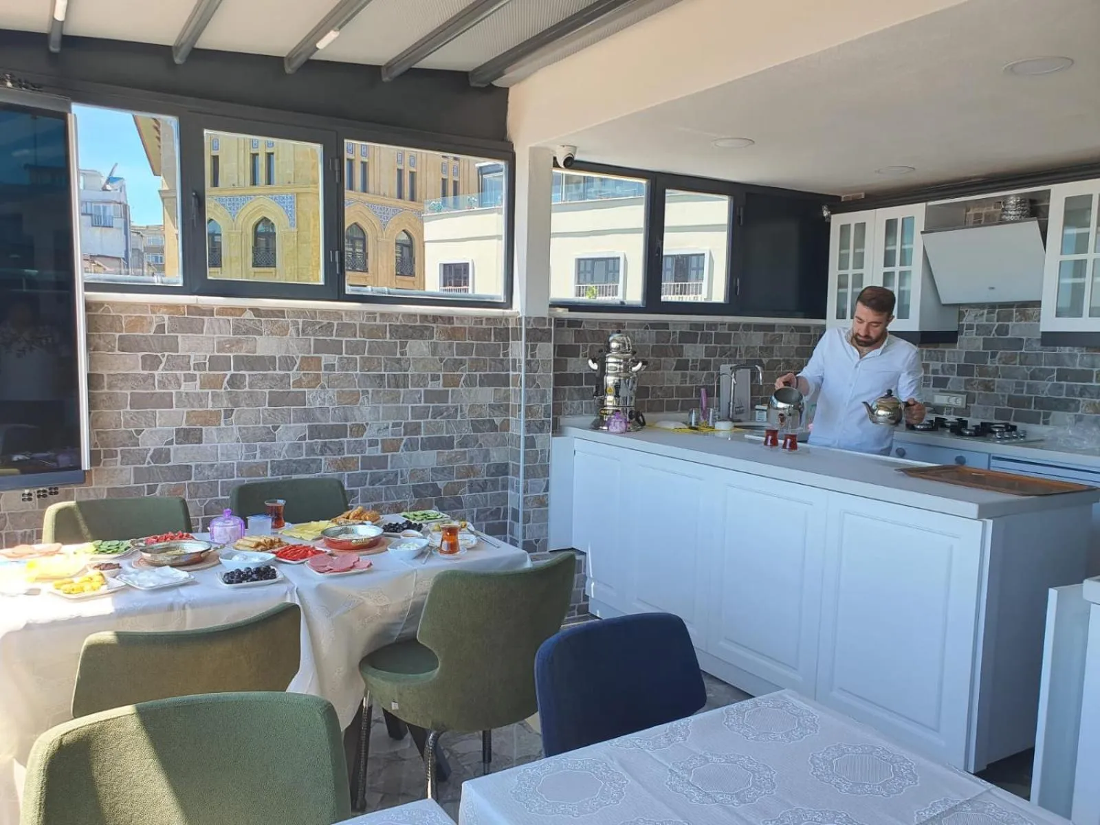 Restaurant/places to eat in City Hall Hotel Sultanahmet