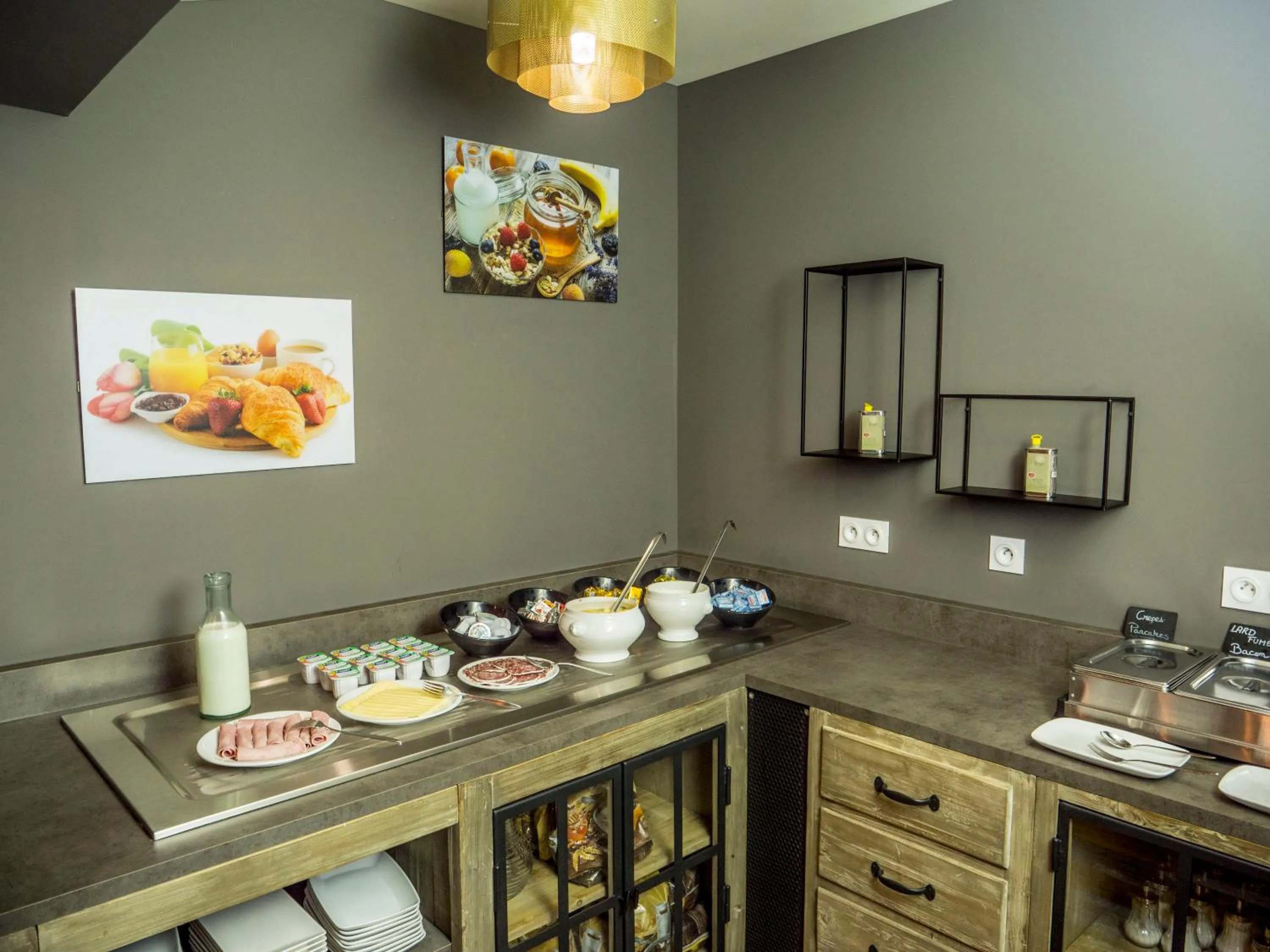 Buffet breakfast in Logis Hotel Restaurant Uzès Pont du Gard