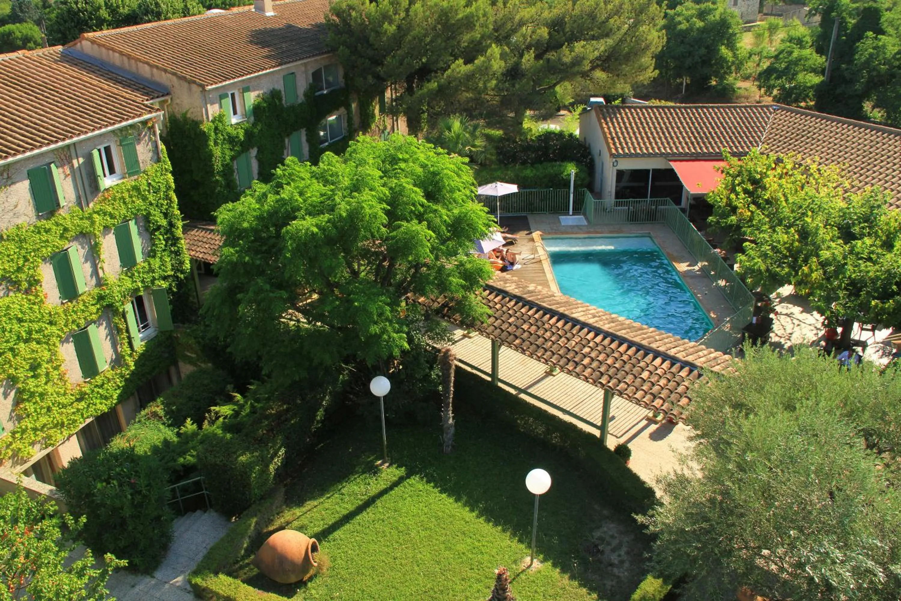 Facade/entrance in Logis Hotel Restaurant Uzès Pont du Gard