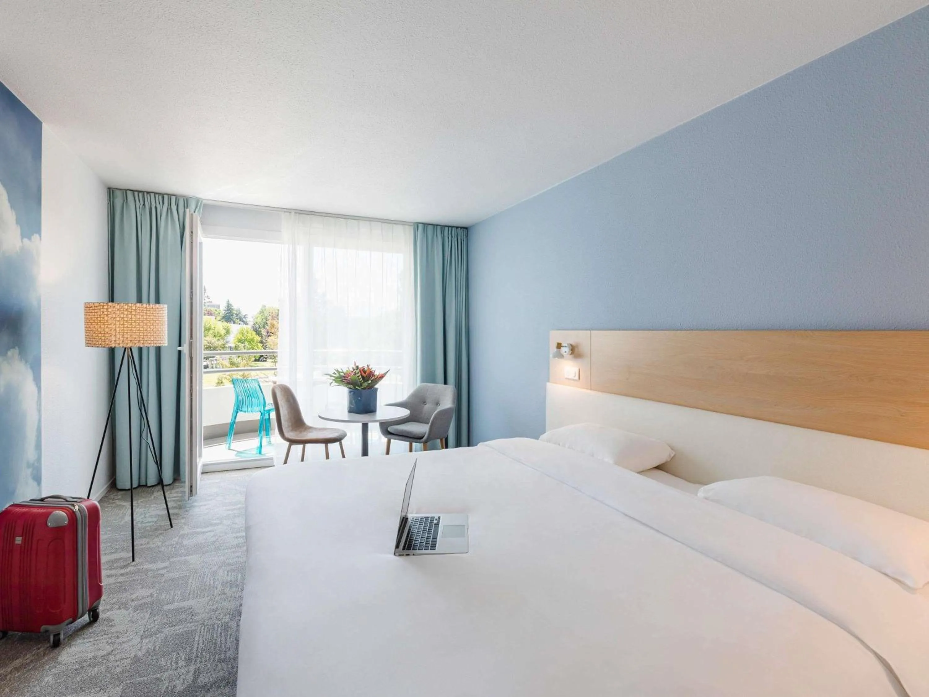 Bedroom, Bed in ibis Styles Aix les Bains Domaine de Marlioz