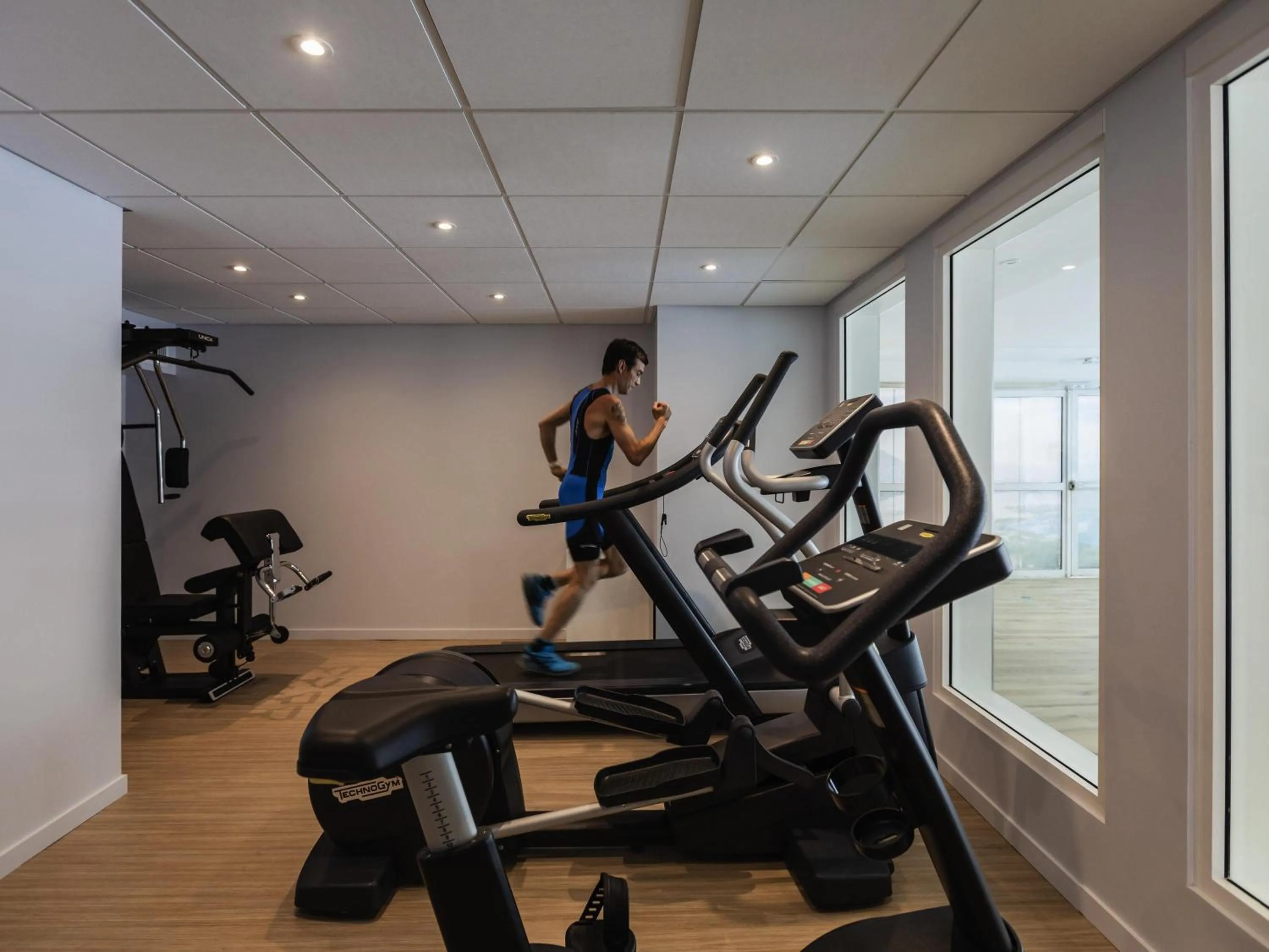 Fitness centre/facilities in ibis Styles Aix les Bains Domaine de Marlioz
