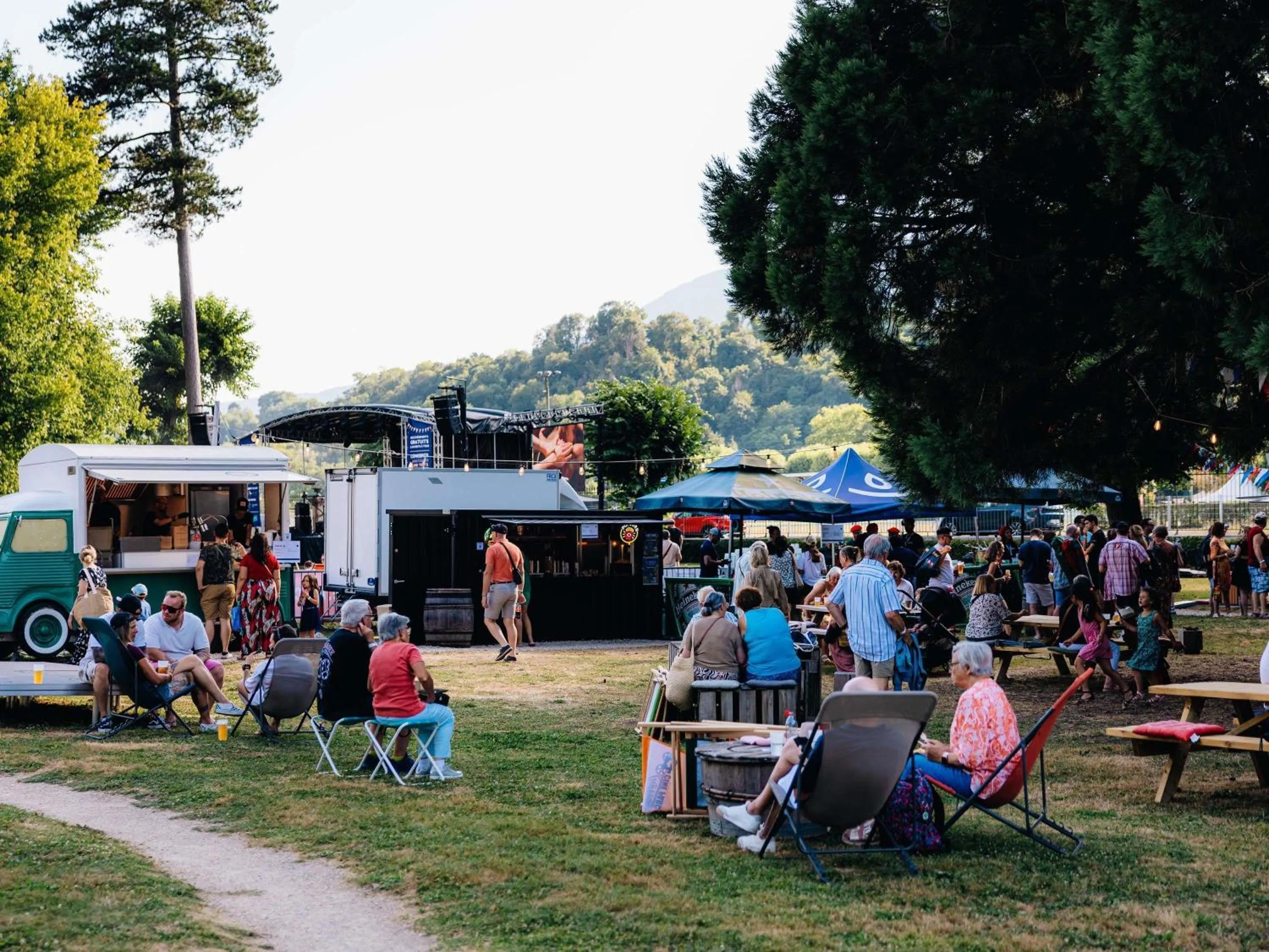 Restaurant/places to eat in ibis Styles Aix les Bains Domaine de Marlioz