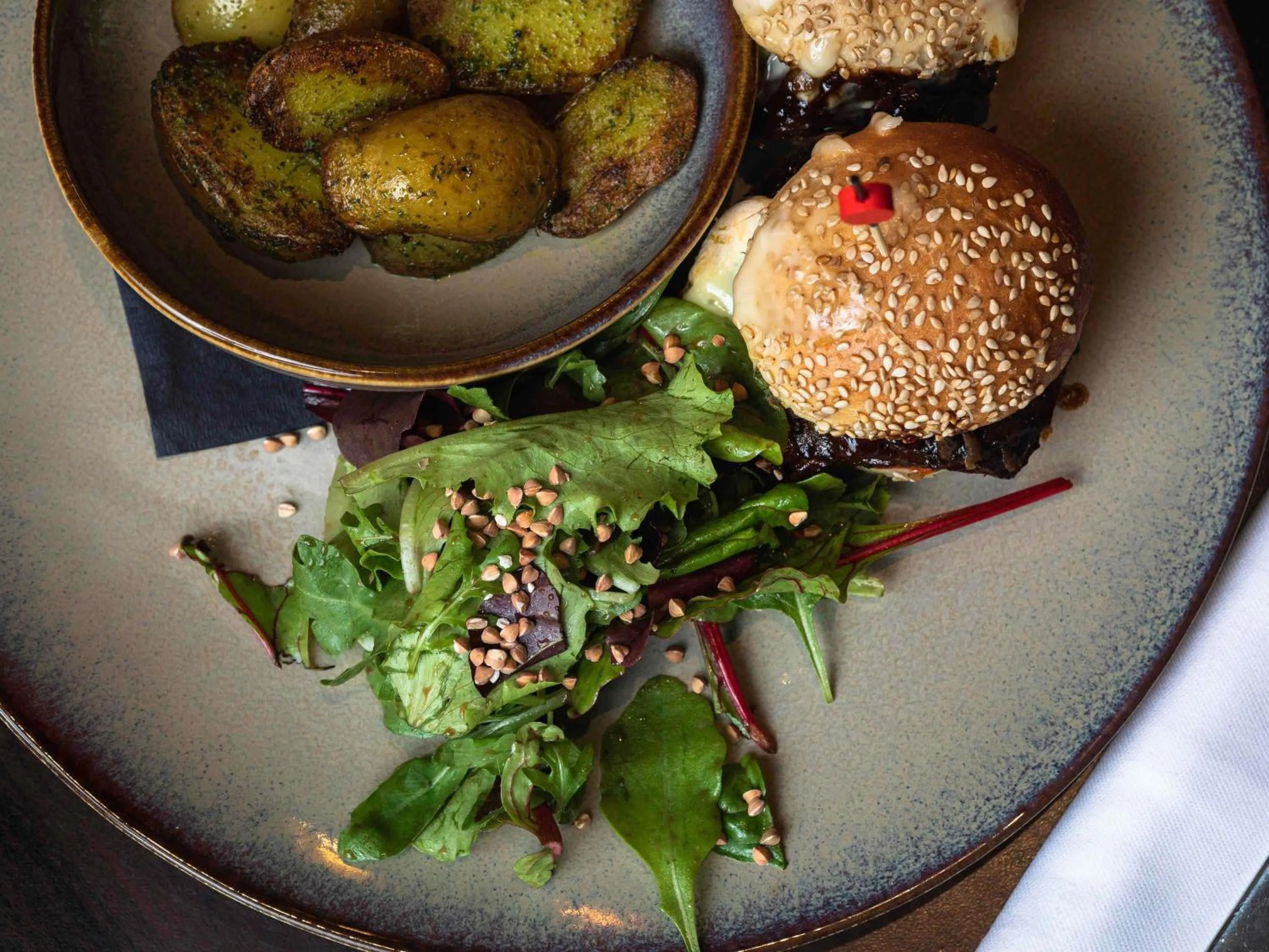 Restaurant/places to eat in ibis Styles Aix les Bains Domaine de Marlioz