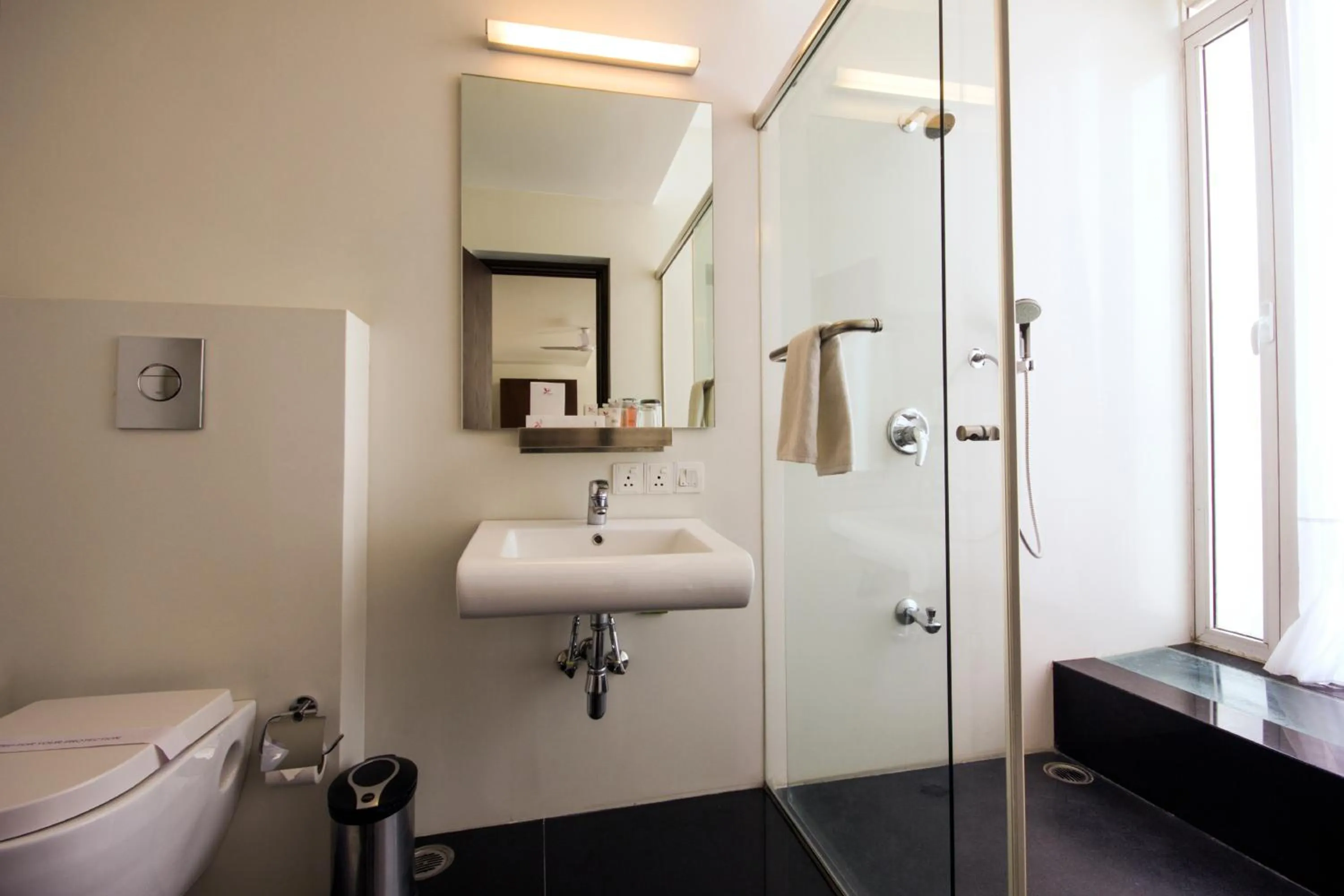 Shower in Springs Hotels and Spa