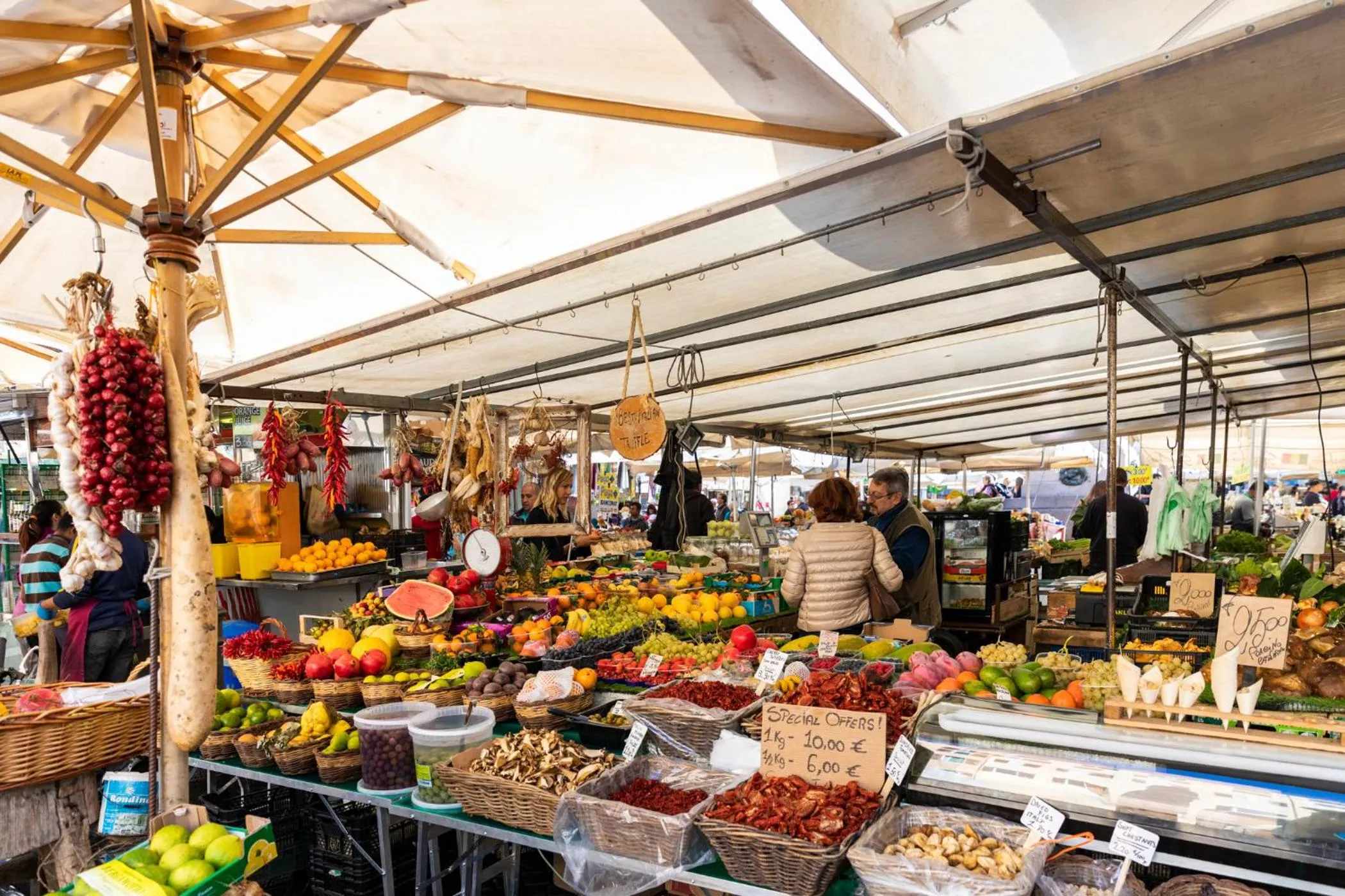 Supermarket/grocery shop in Giubbonari Suites