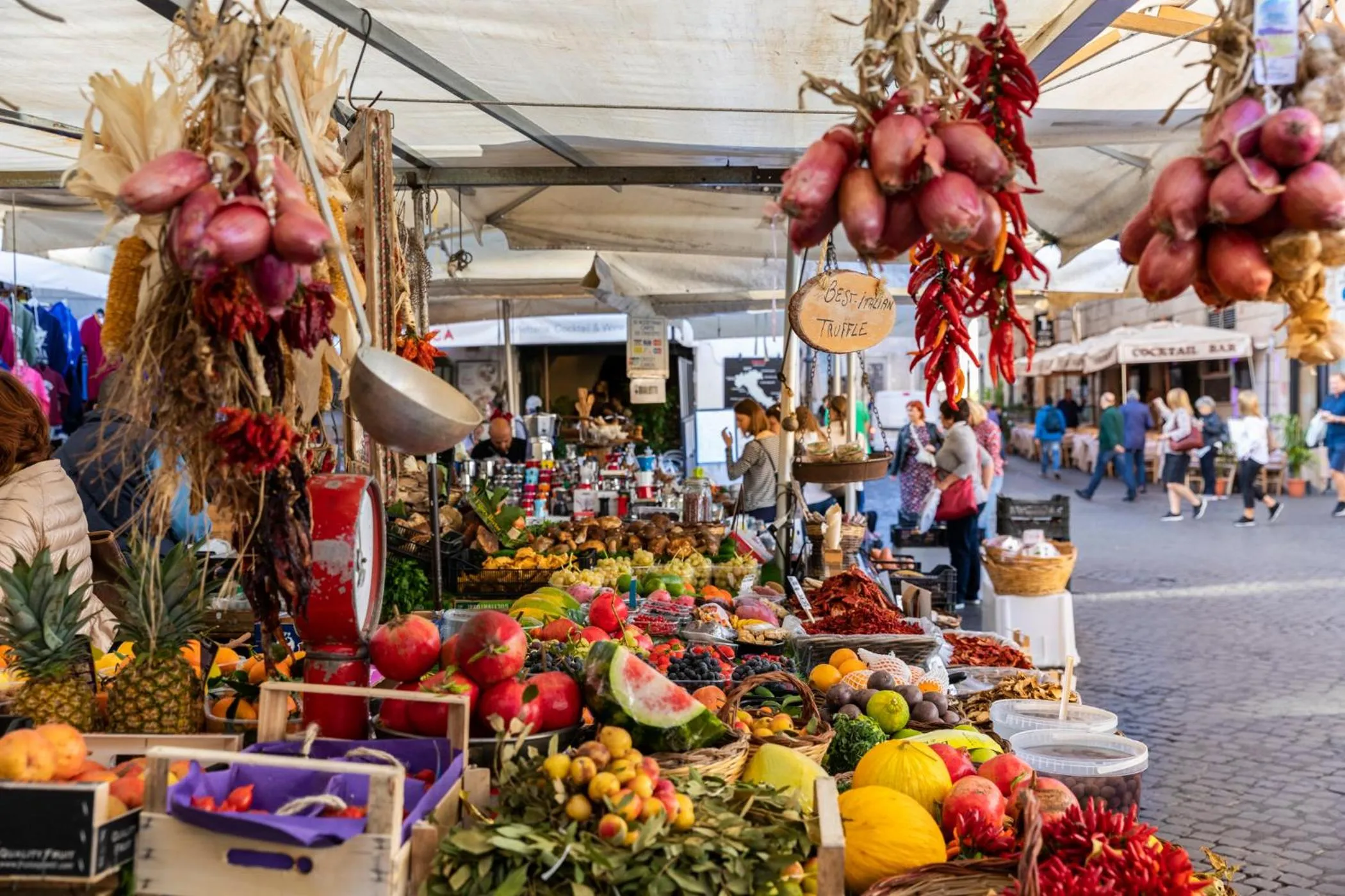 Supermarket/grocery shop in Giubbonari Suites