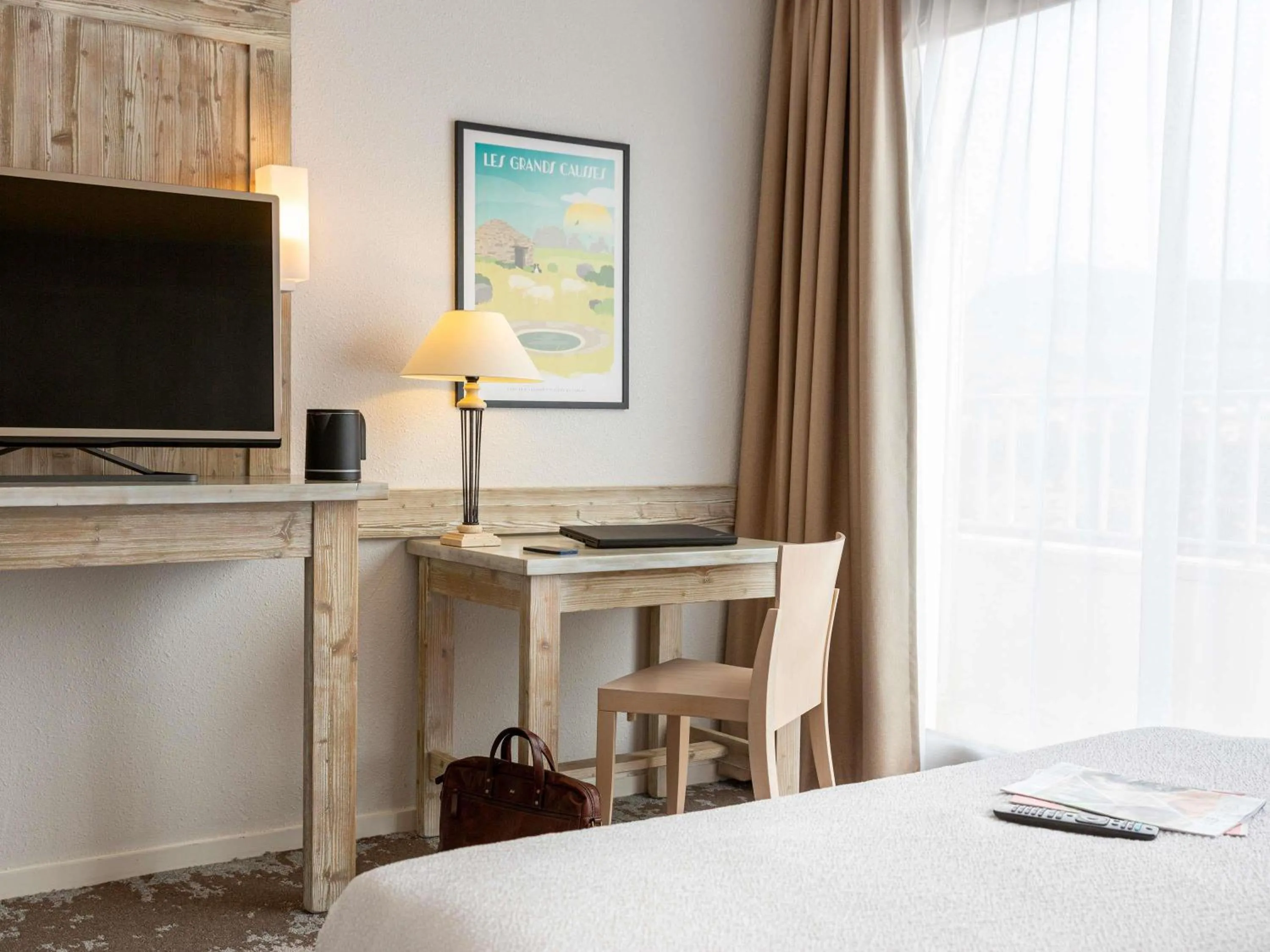 Bedroom, Bed in Mercure Millau