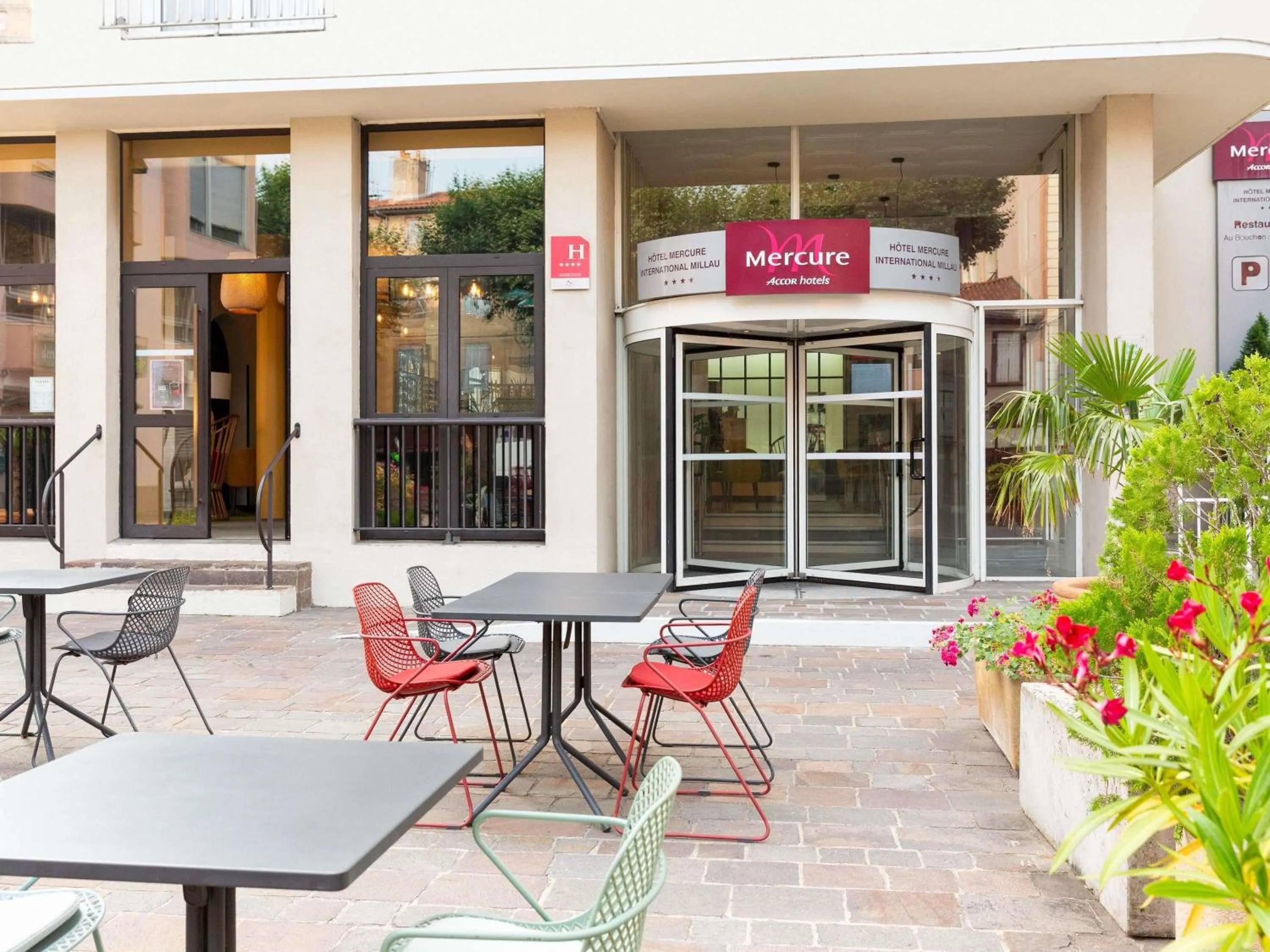 Property building in Mercure Millau