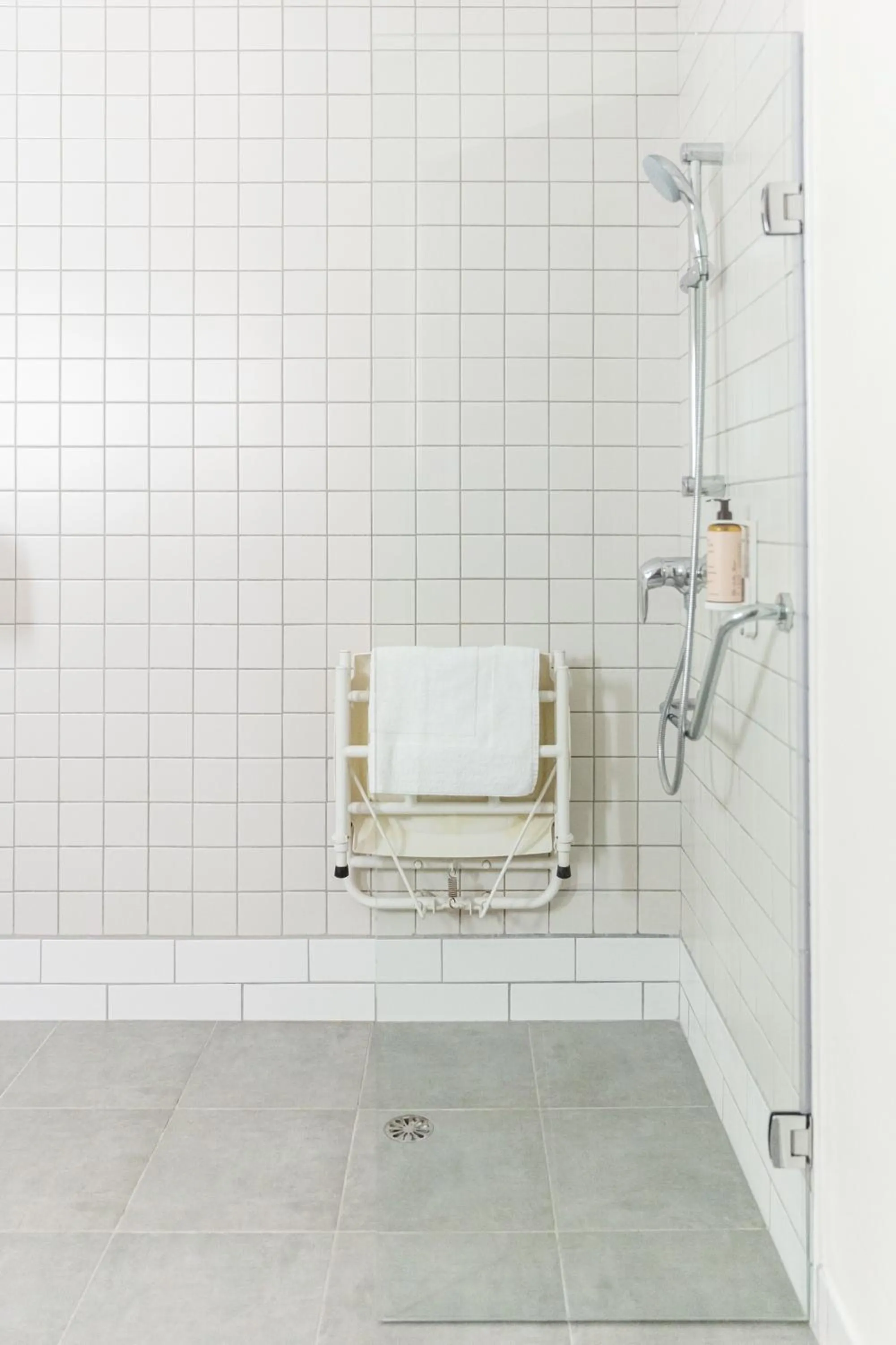 Shower in Mercure Millau