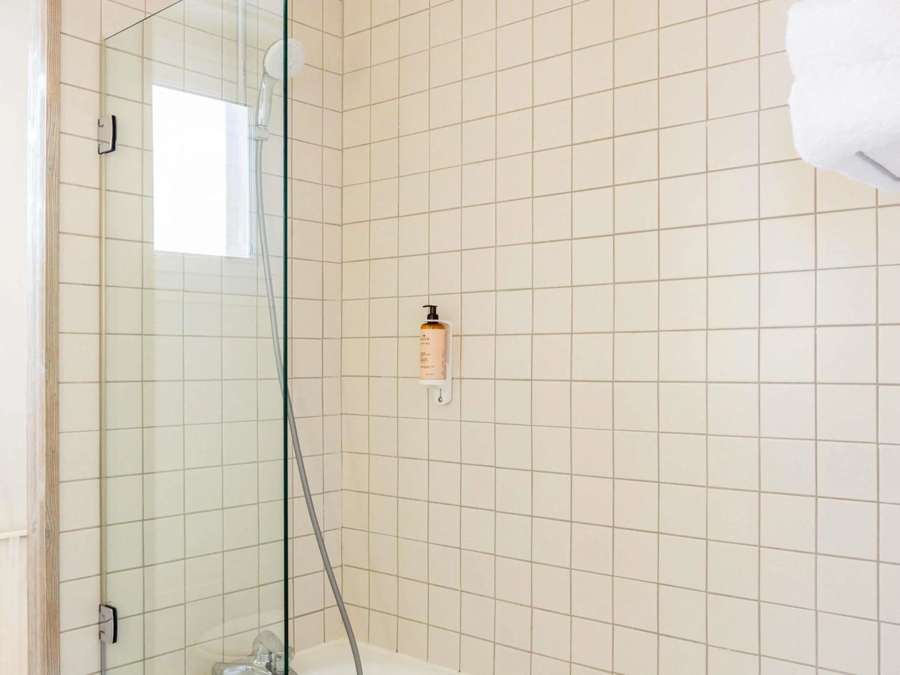 Bedroom in Mercure Millau