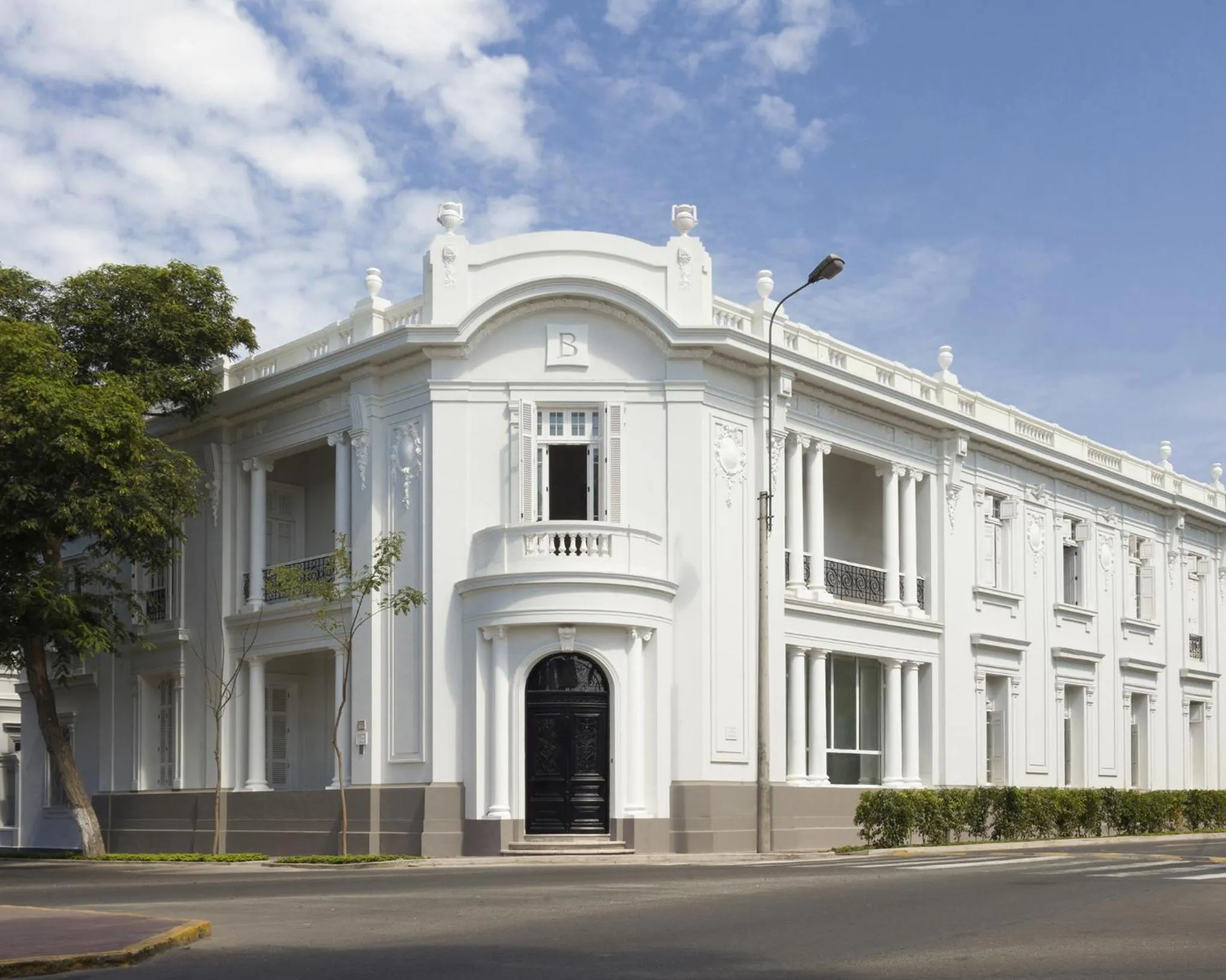 Facade/entrance in Hotel B